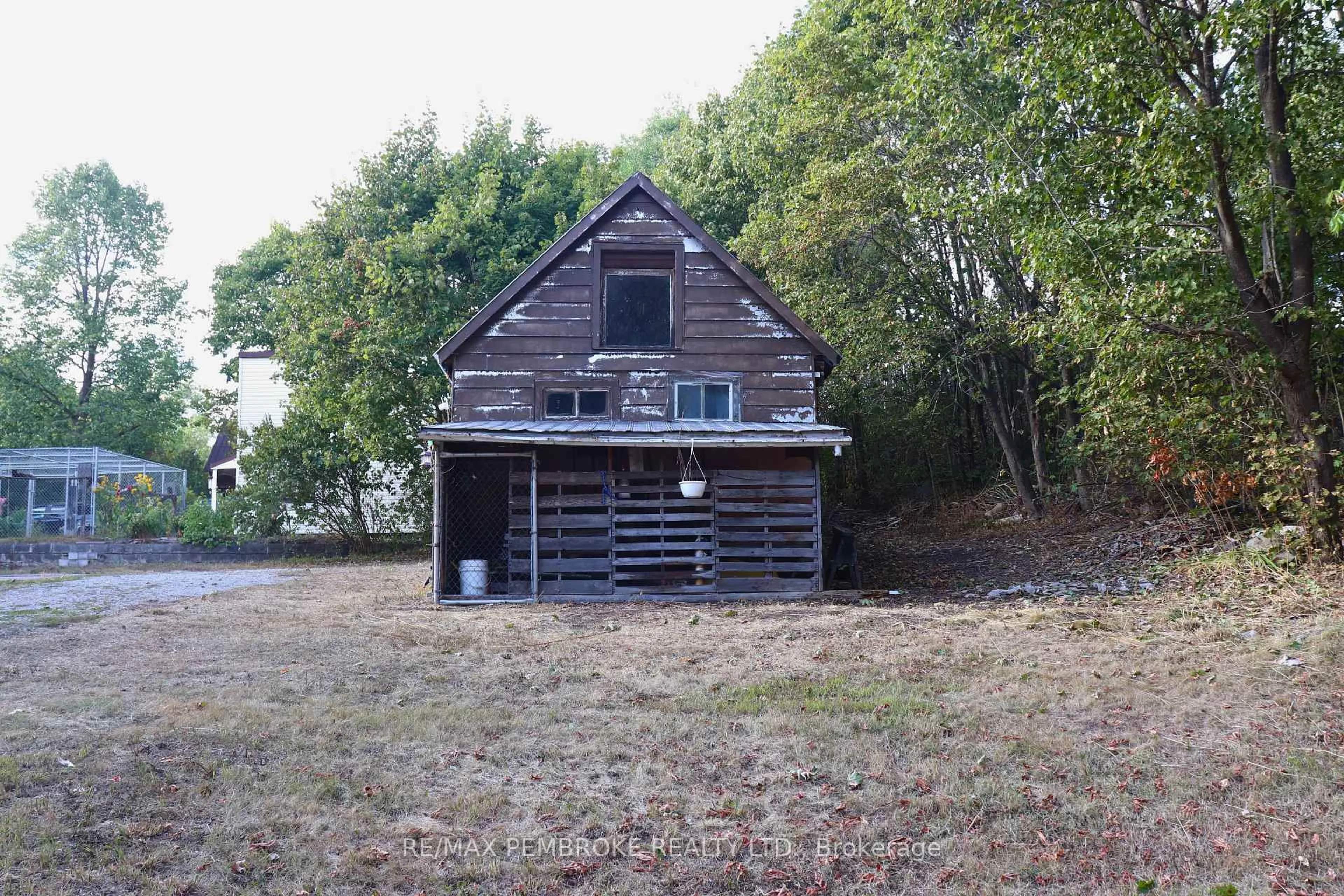 Shed for 1796 Mill St, Eganville Ontario K0J 1T0