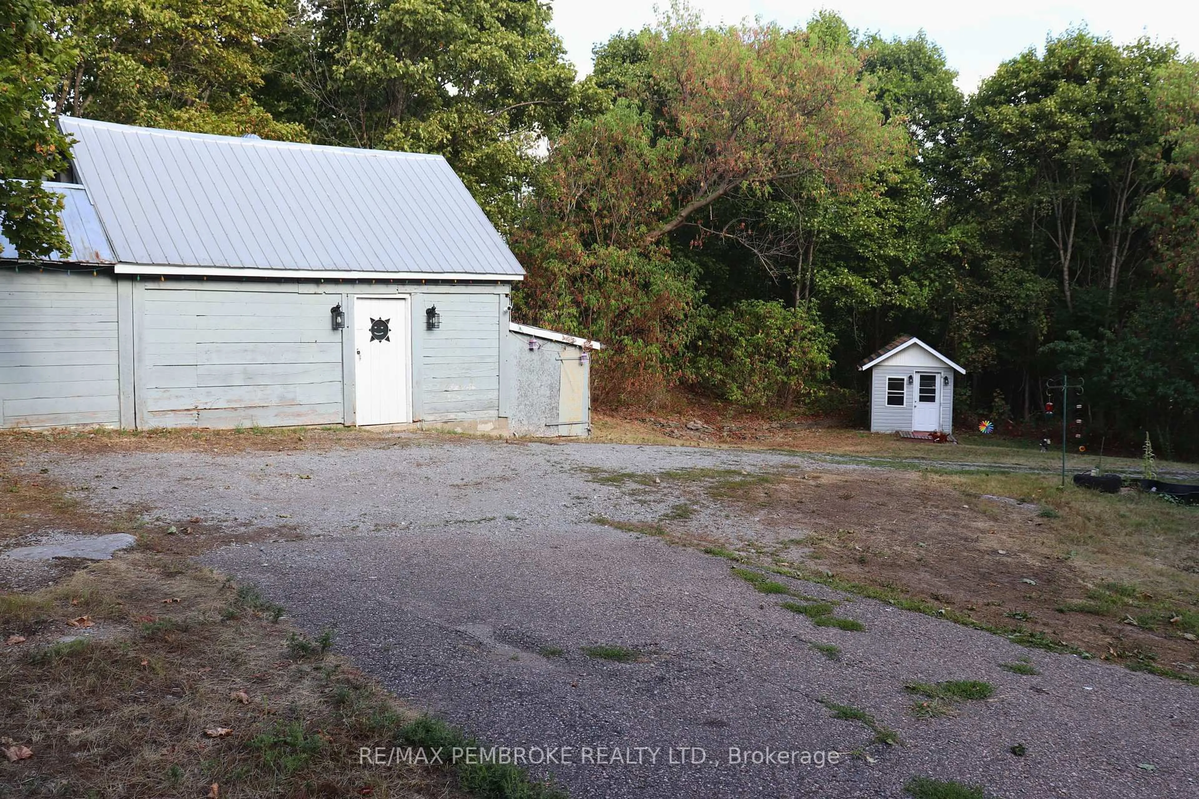 Shed for 1796 Mill St, Eganville Ontario K0J 1T0