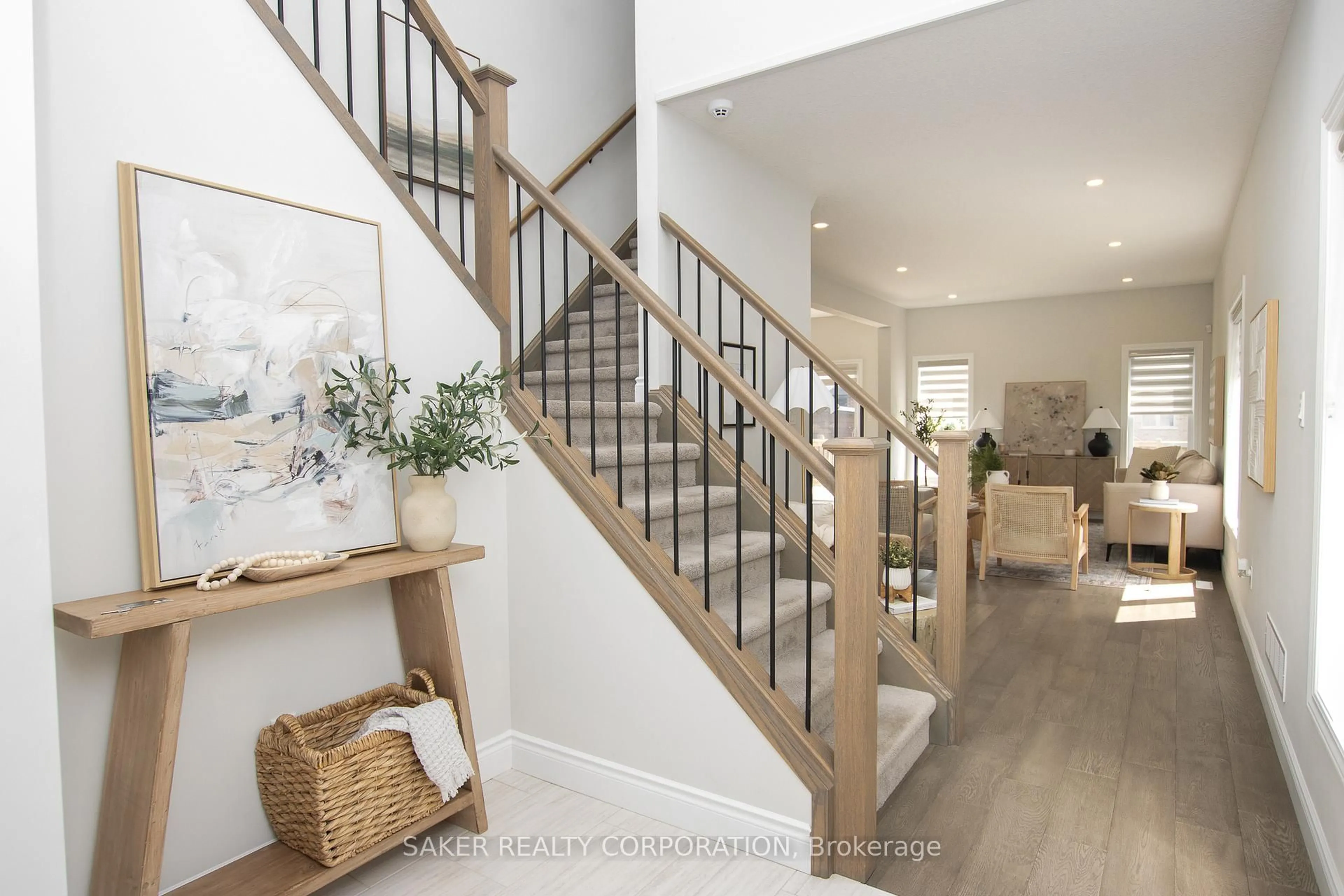 Indoor entryway for 20 Armstrong St, Strathroy-Caradoc Ontario N0L 1W0