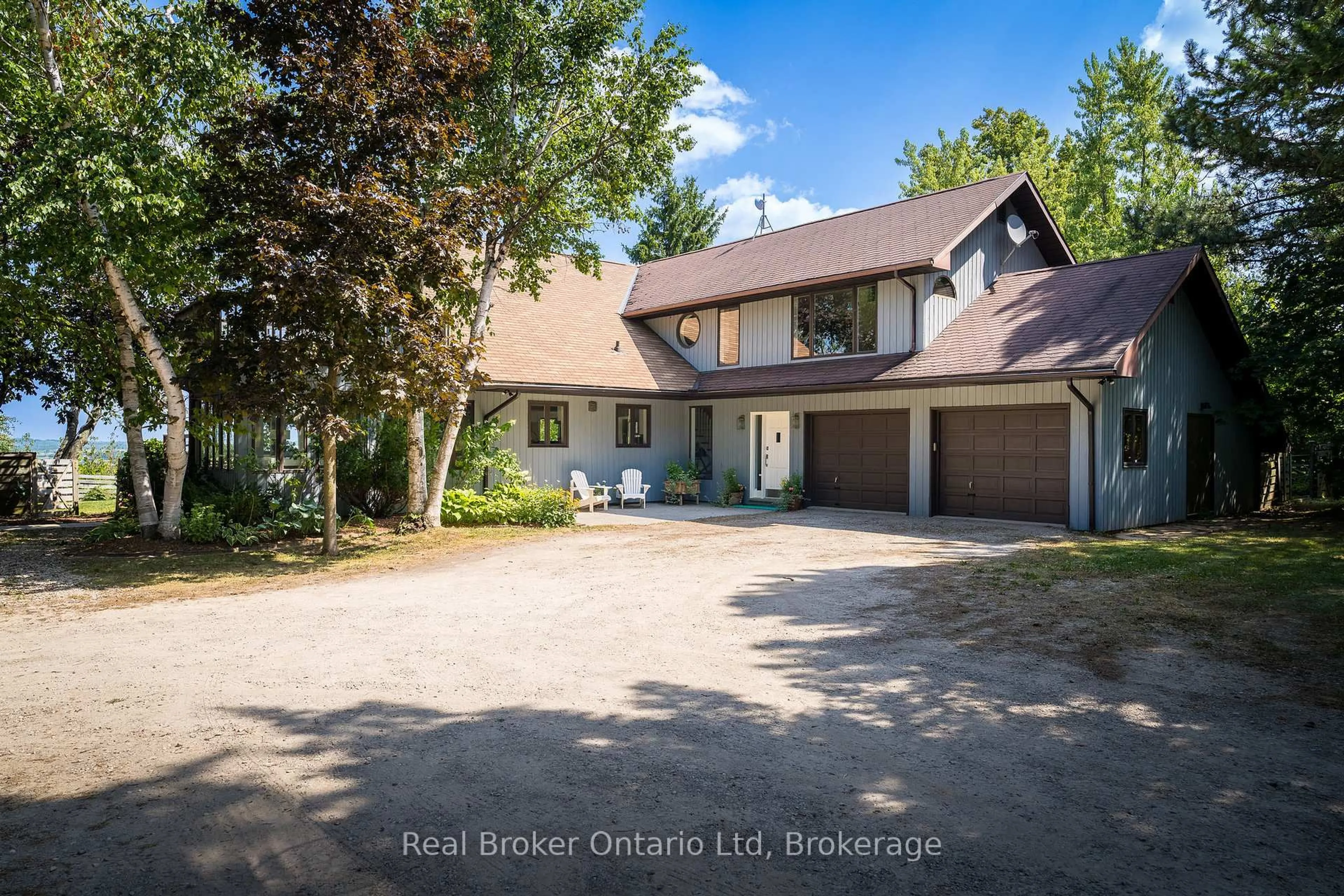 A pic from outside/outdoor area/front of a property/back of a property/a pic from drone, water/lake/river/ocean view for 46447 Old Mail Rd, Meaford Ontario N4L 1W7