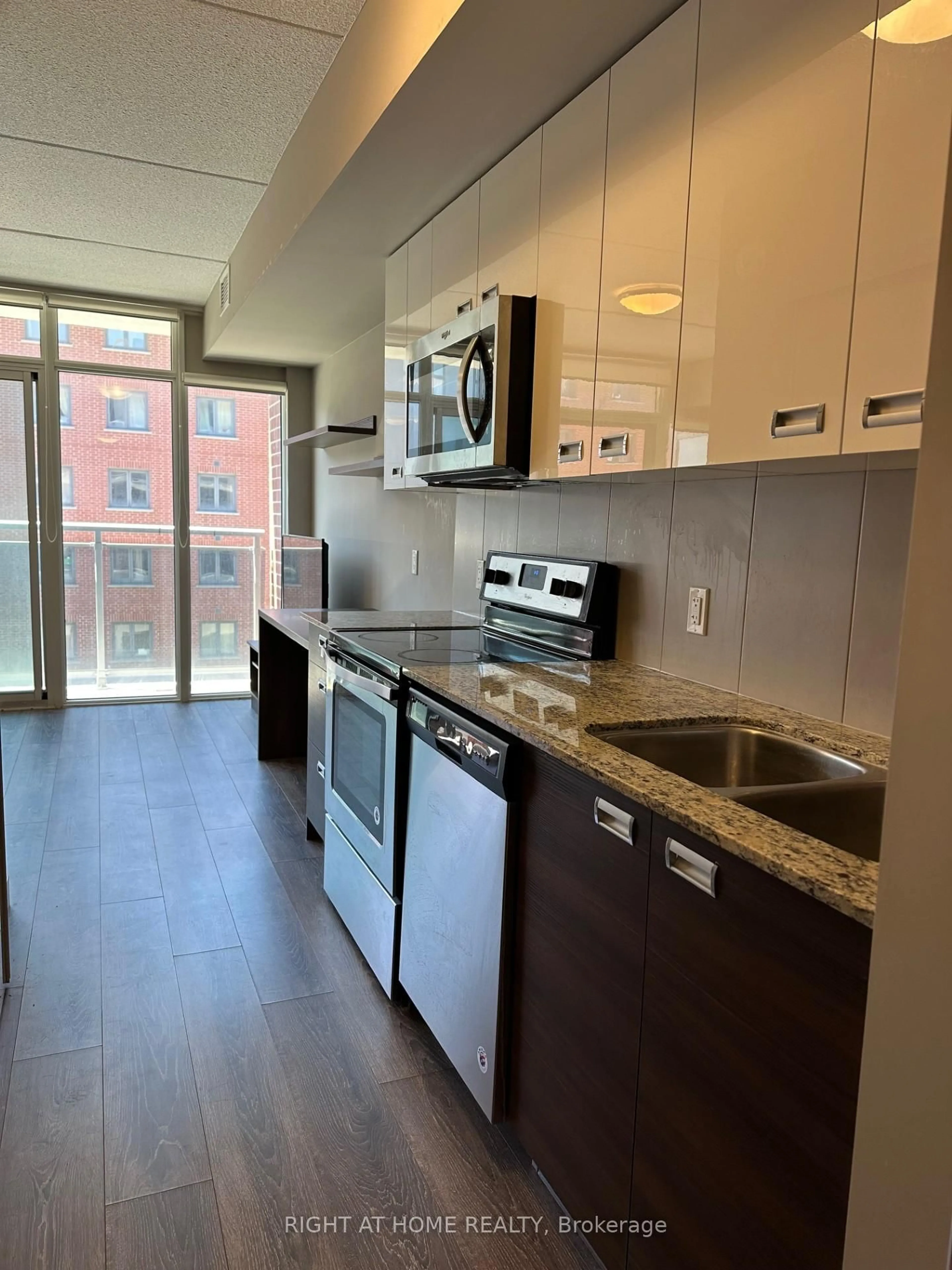 Standard kitchen, unknown for 308 Lester St #418, Waterloo Ontario N2L 0H9