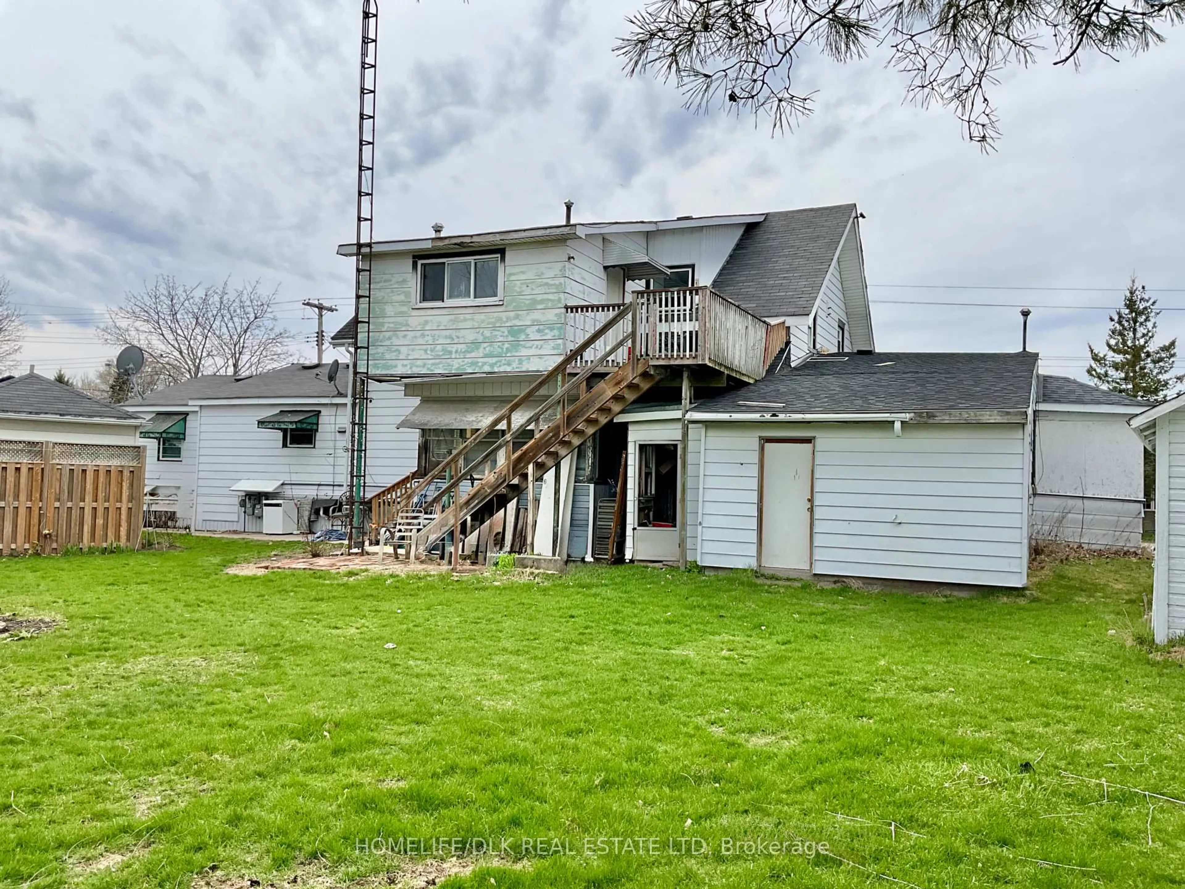 A pic from outside/outdoor area/front of a property/back of a property/a pic from drone, building for 706 Benson St, Edwardsburgh/Cardinal Ontario K0E 1E0