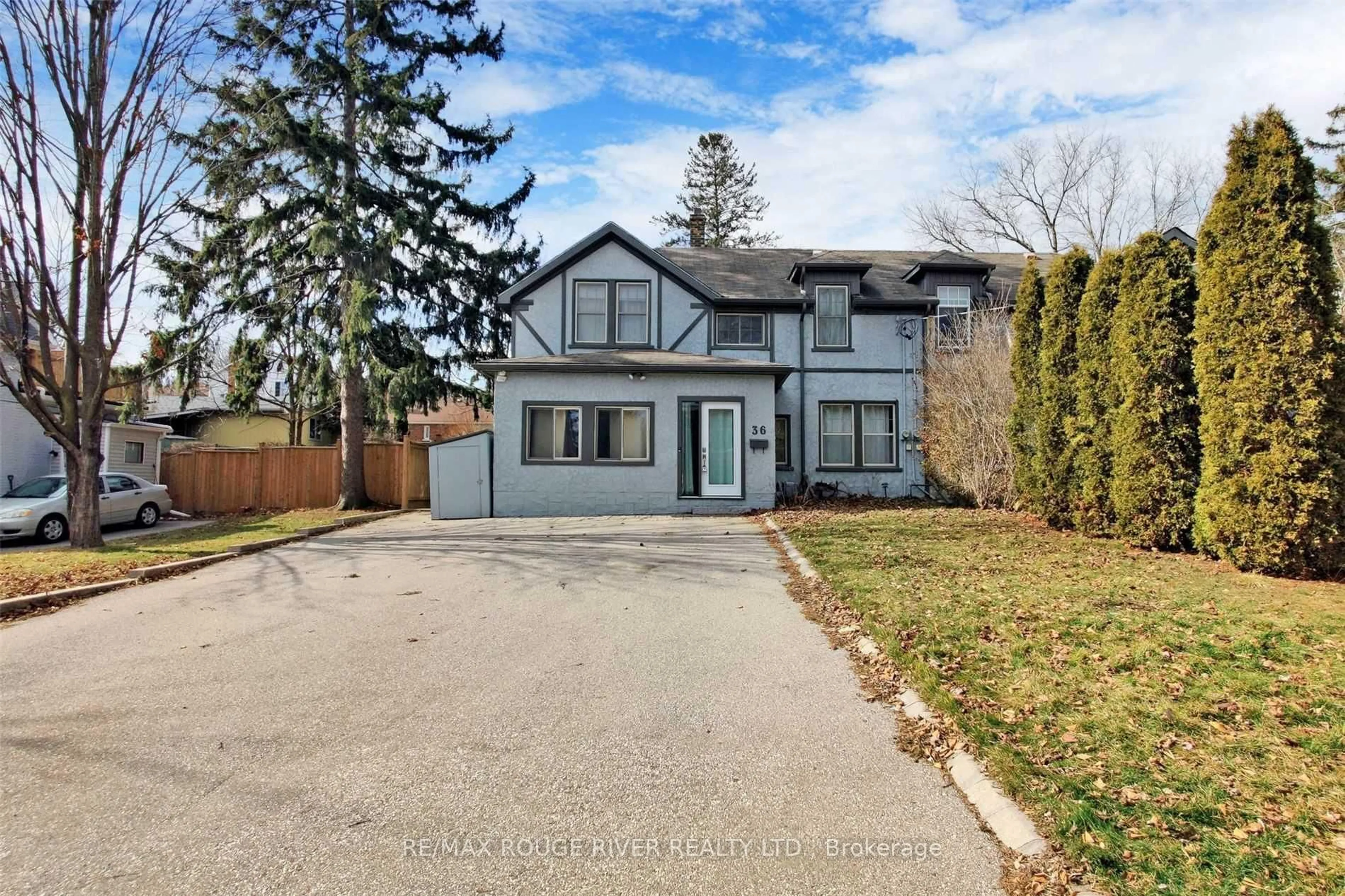 Unknown for 36 John St, Cambridge Ontario N1S 2V4