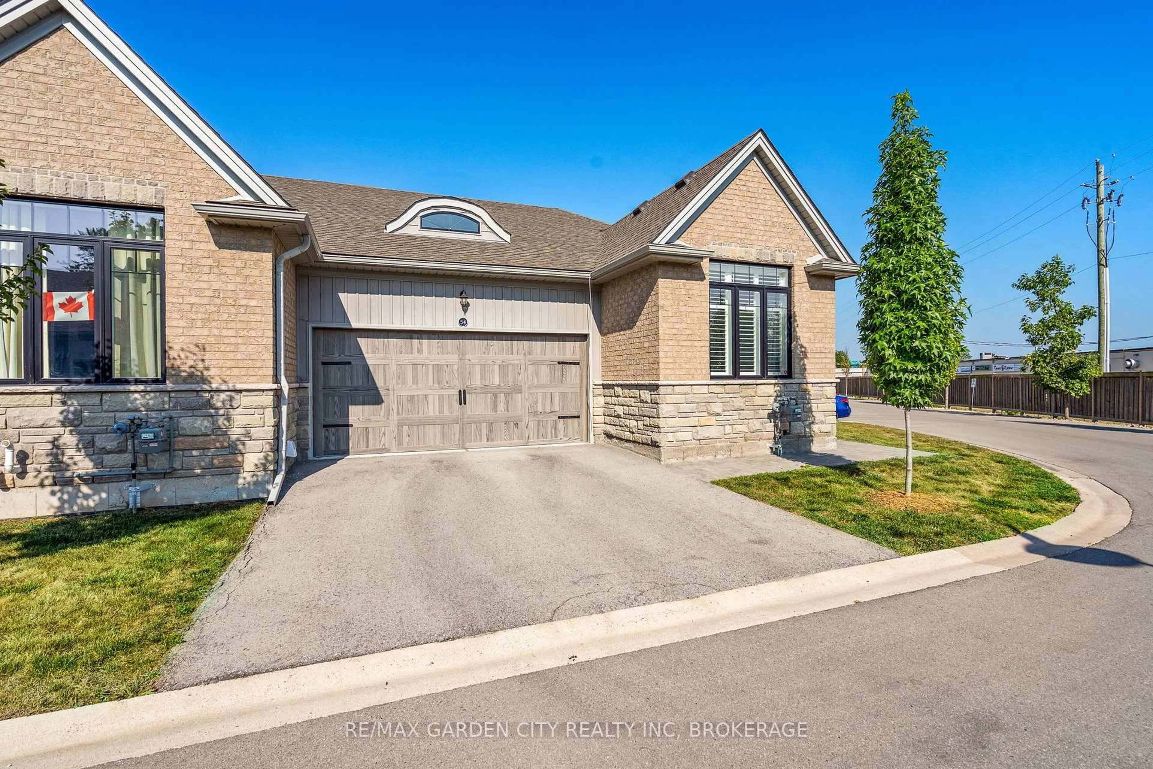 Home with brick exterior material, street for 54 BORDEN Tr, Welland Ontario L3C 0H1