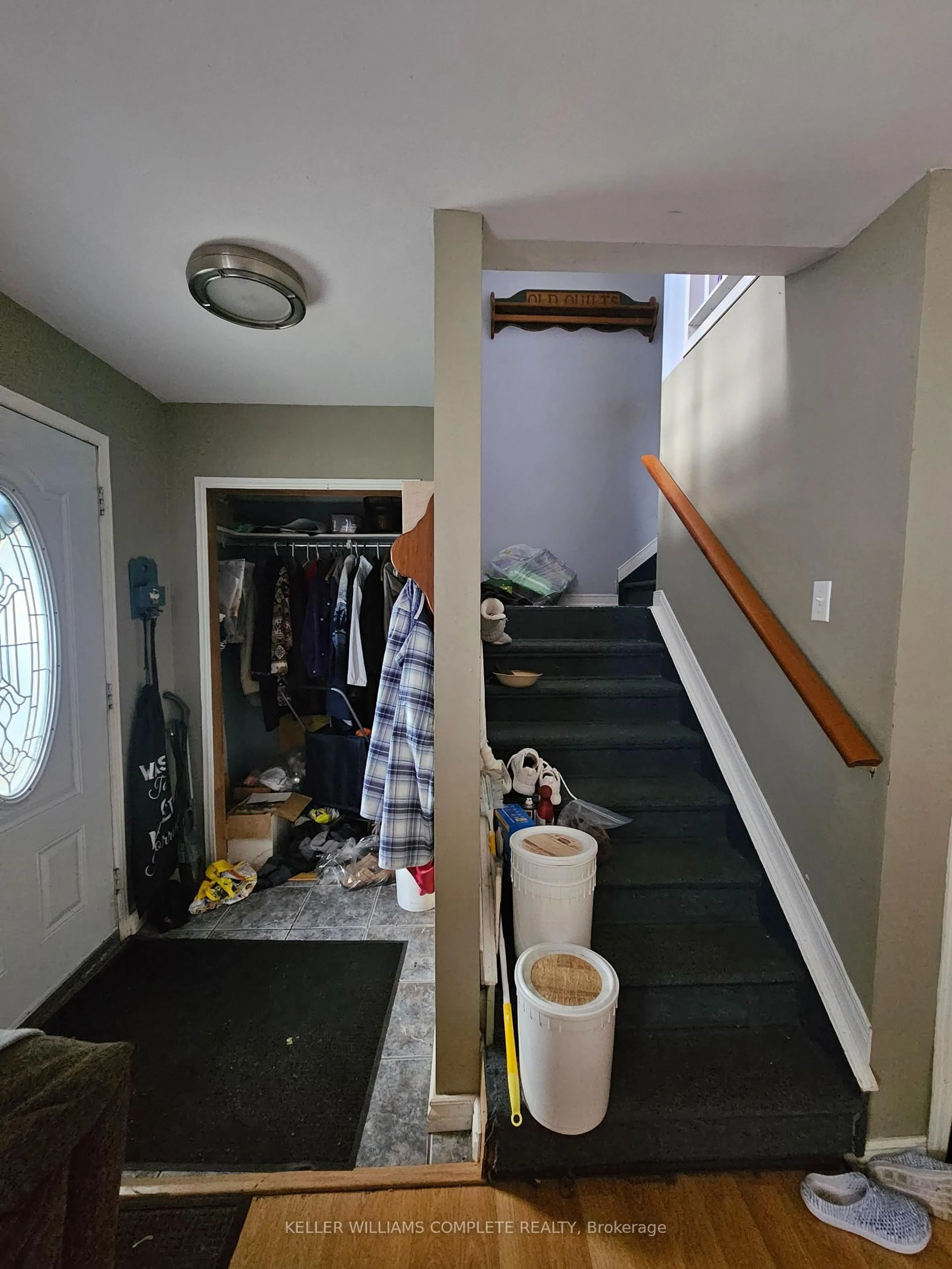 Indoor entryway for 3794 Brunswick Ave, Fort Erie Ontario L0S 1B0