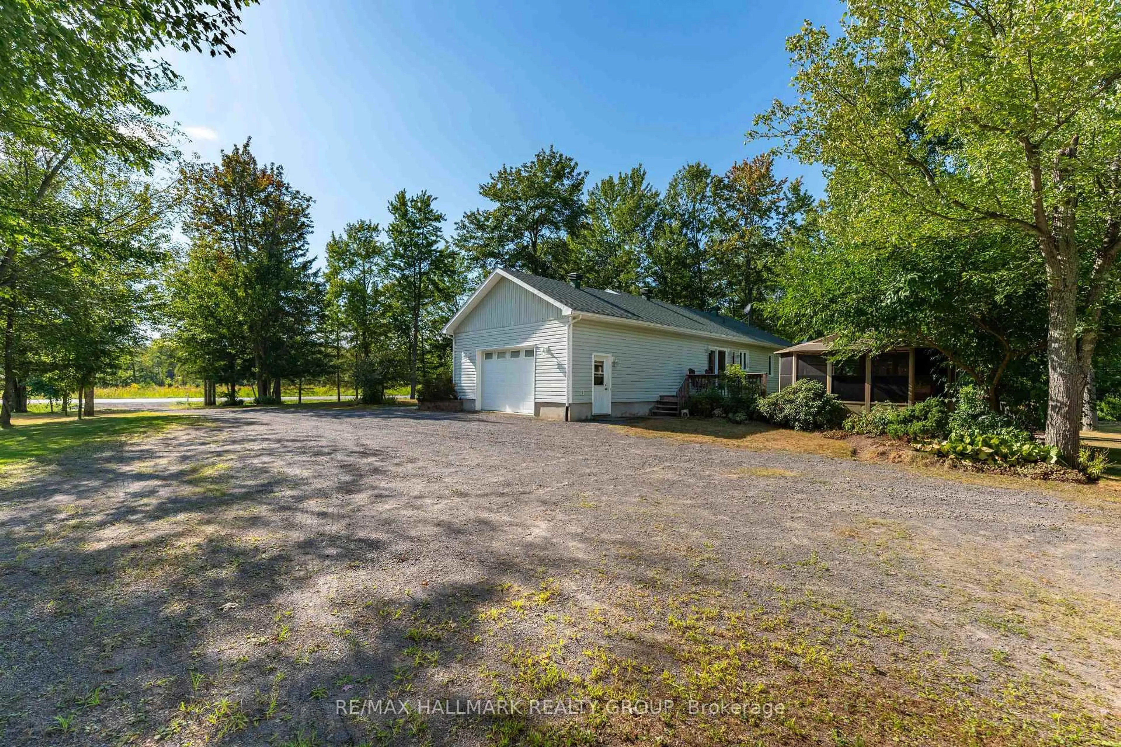 A pic from outside/outdoor area/front of a property/back of a property/a pic from drone, water/lake/river/ocean view for 284 County 19 Rd, Alfred and Plantagenet Ontario K0A 3K0