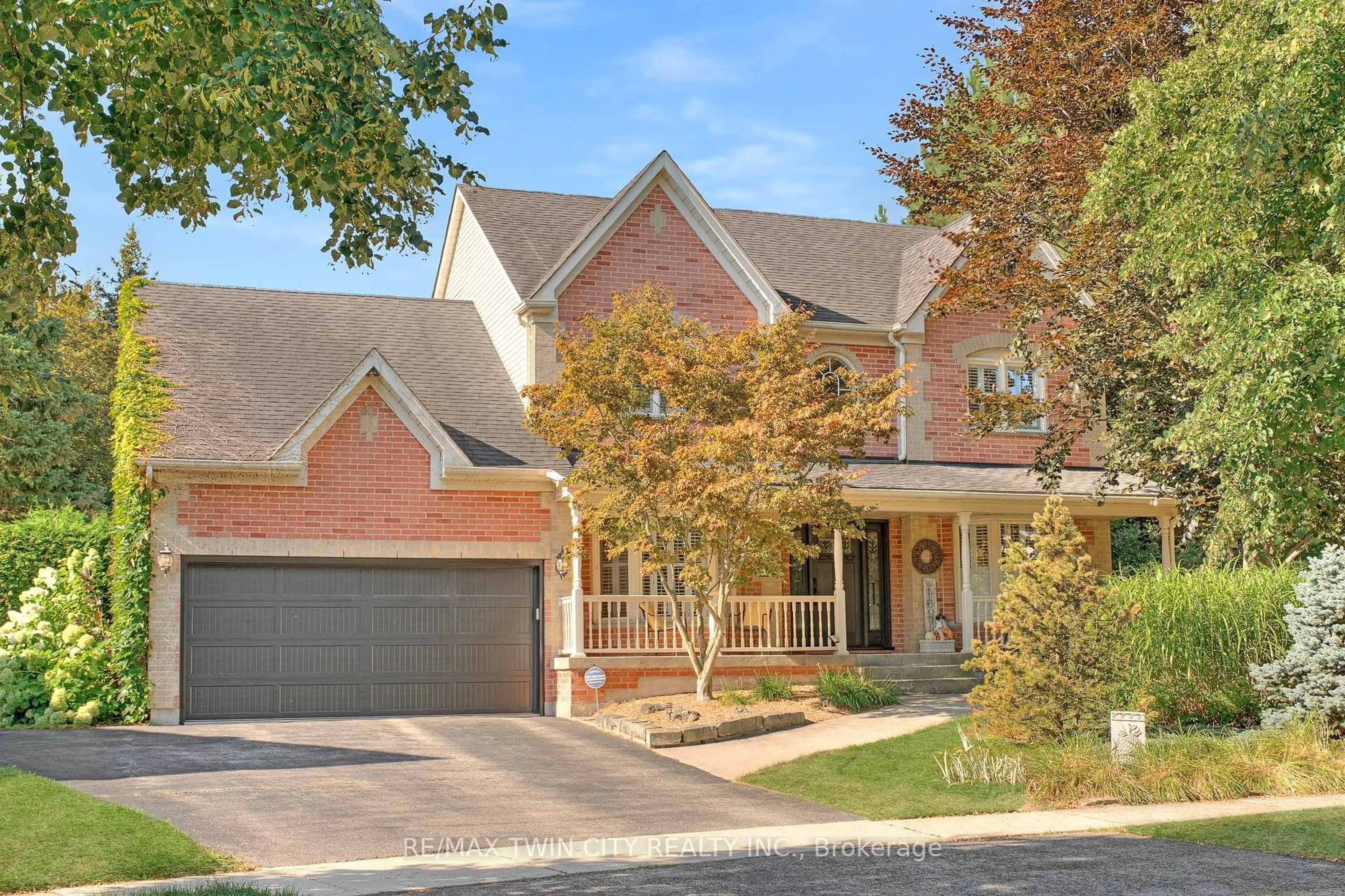 Home with brick exterior material, street for 19 Huntingwood Crt, Kitchener Ontario N2P 2A7