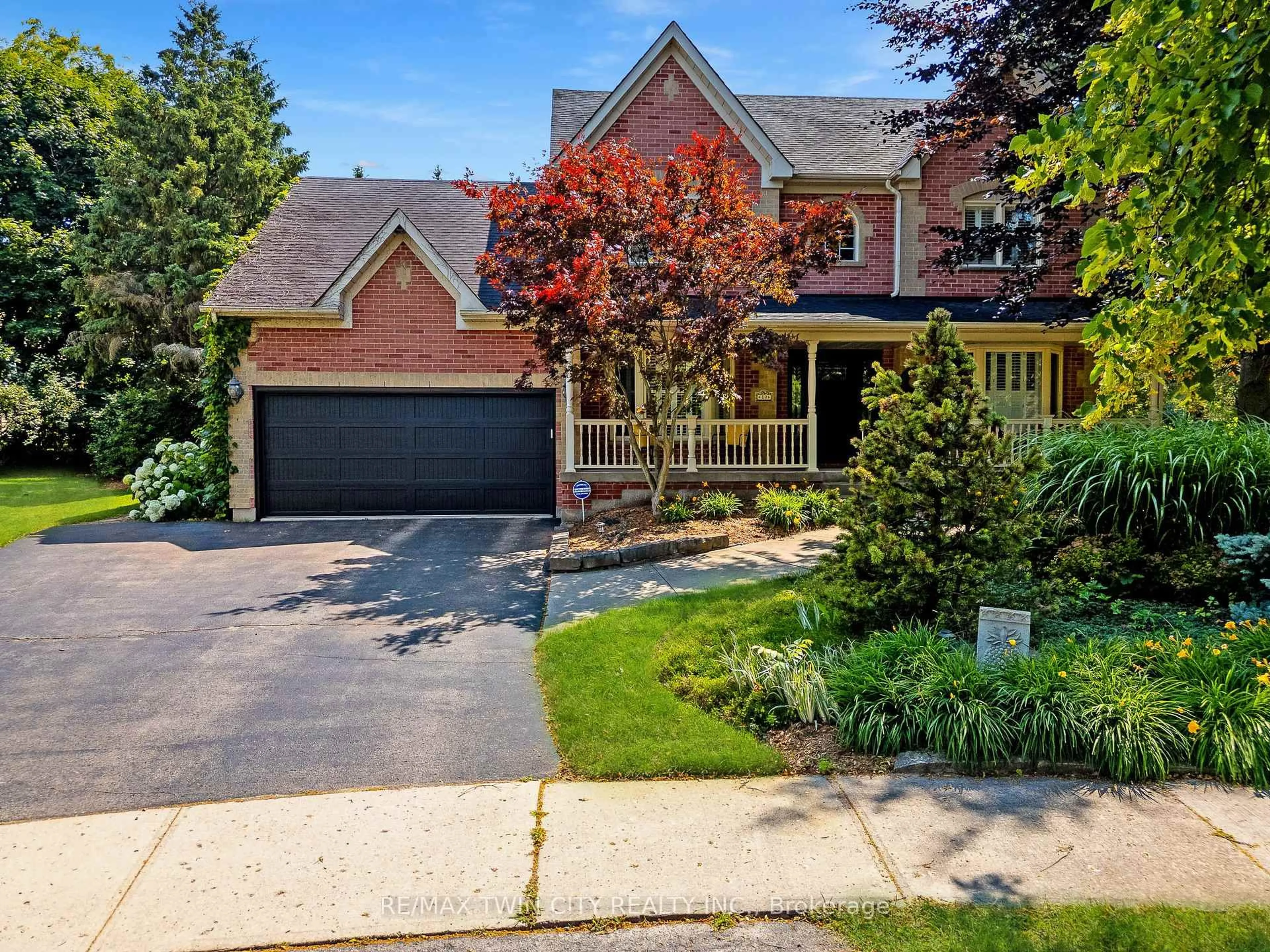 Home with brick exterior material, street for 19 Huntingwood Crt, Kitchener Ontario N2P 2A7