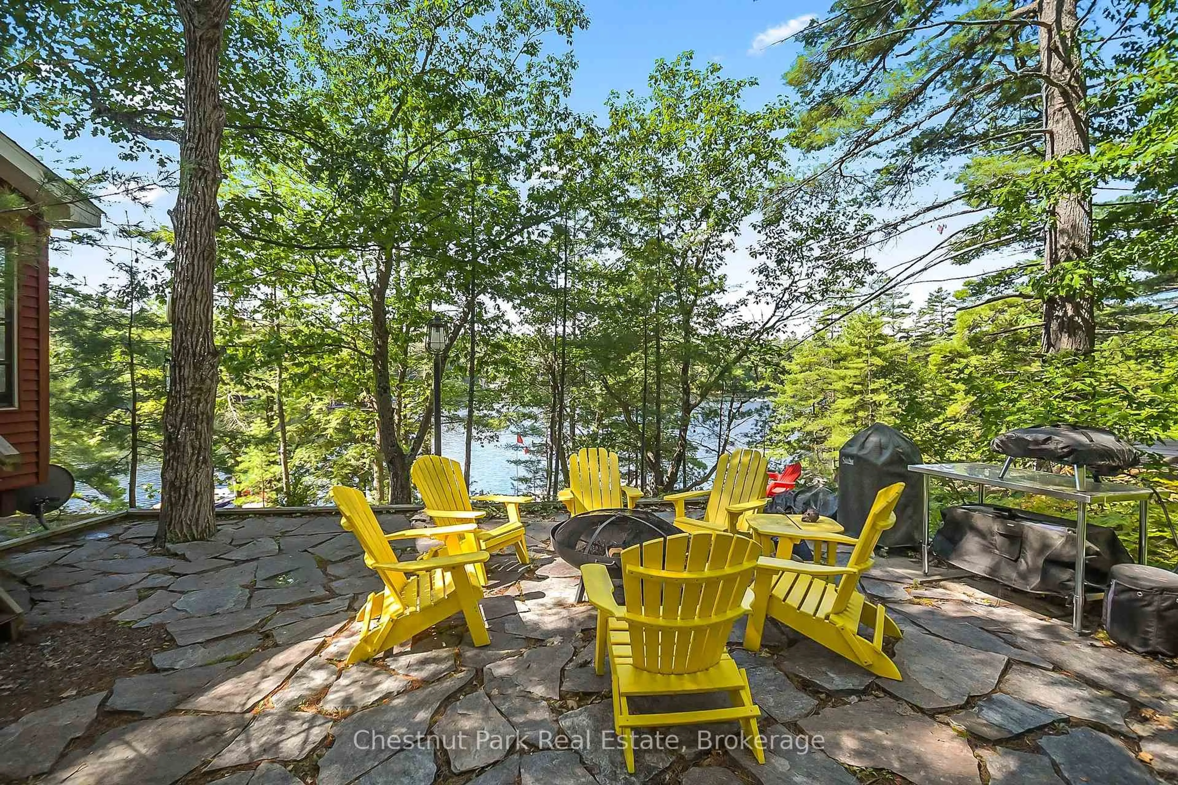 Patio, water/lake/river/ocean view for 86 Taylor Island, Gravenhurst Ontario P1P 1R2