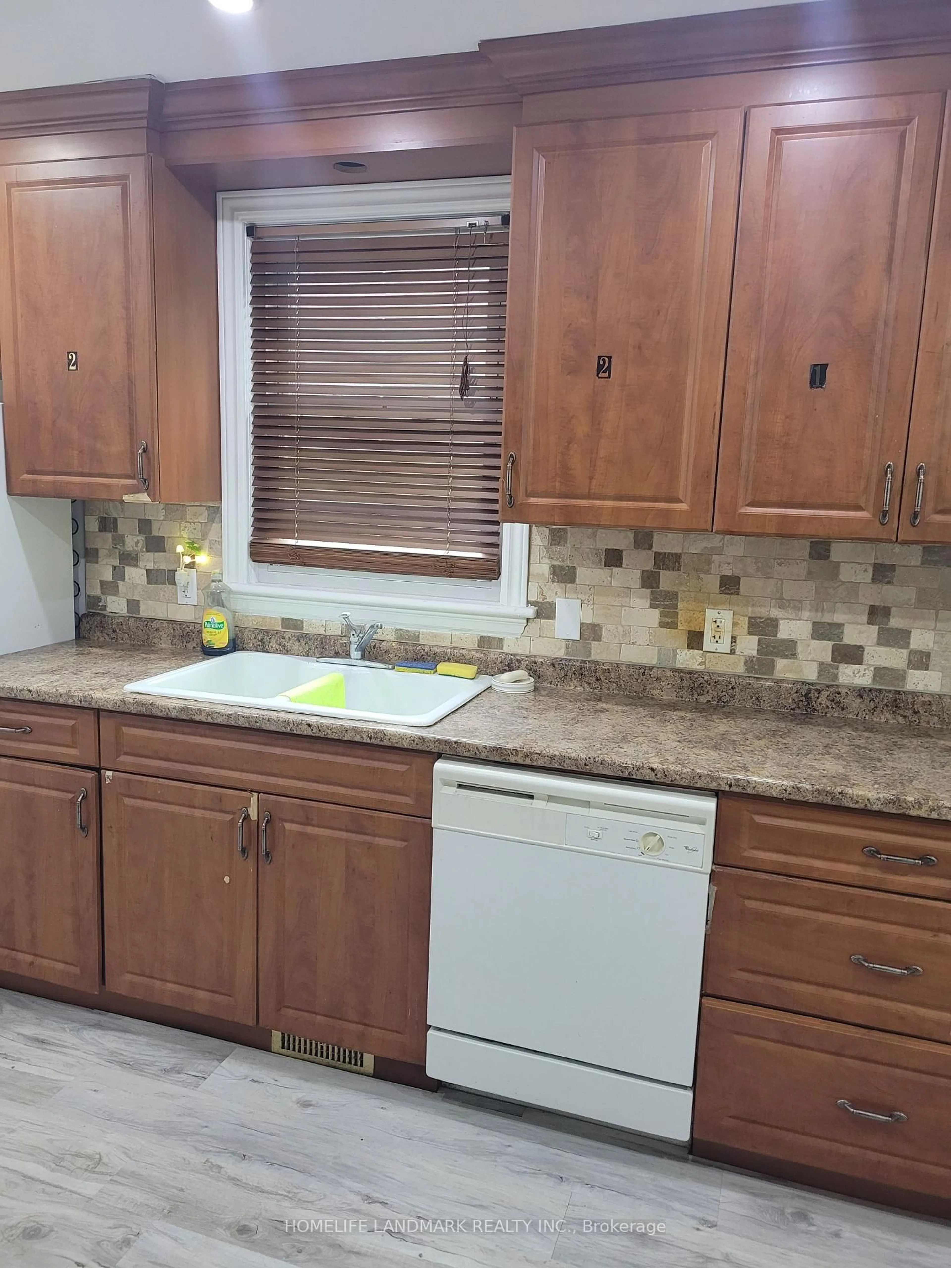 Standard kitchen, ceramic/tile floor for 20 Ainslie Ave, Hamilton Ontario L8S 2J3