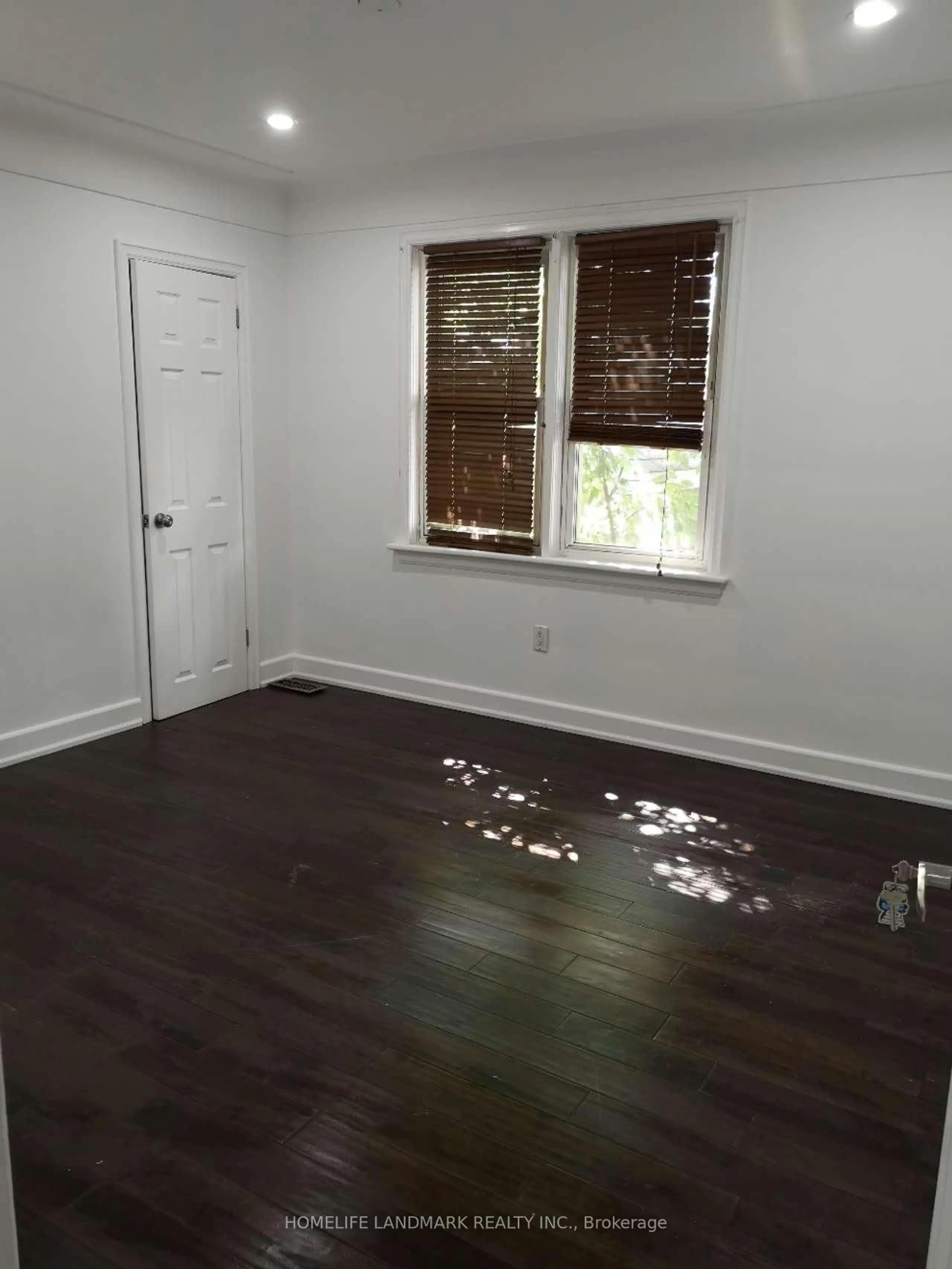 A pic of a room for 20 Ainslie Ave, Hamilton Ontario L8S 2J3