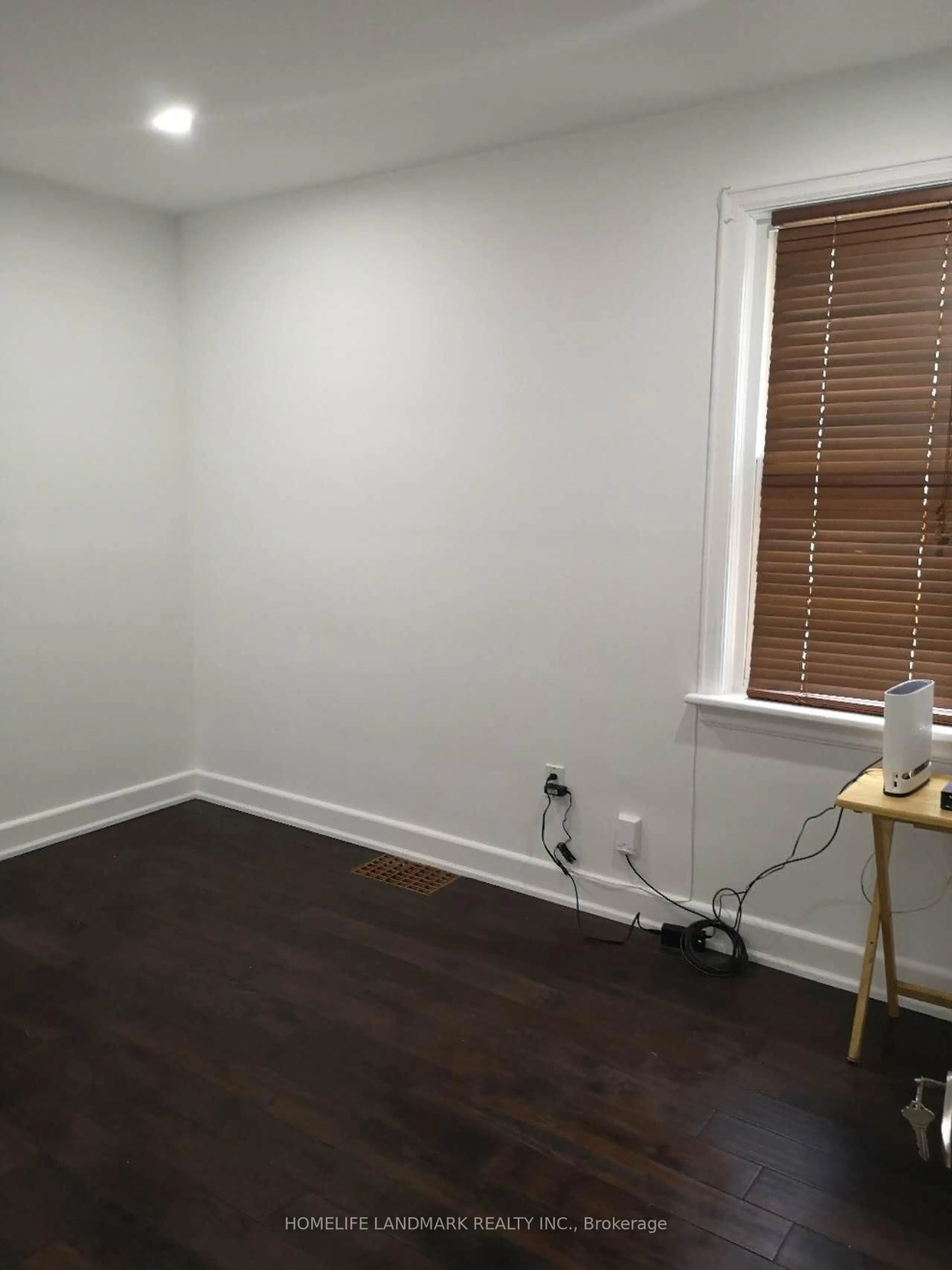 A pic of a room for 20 Ainslie Ave, Hamilton Ontario L8S 2J3