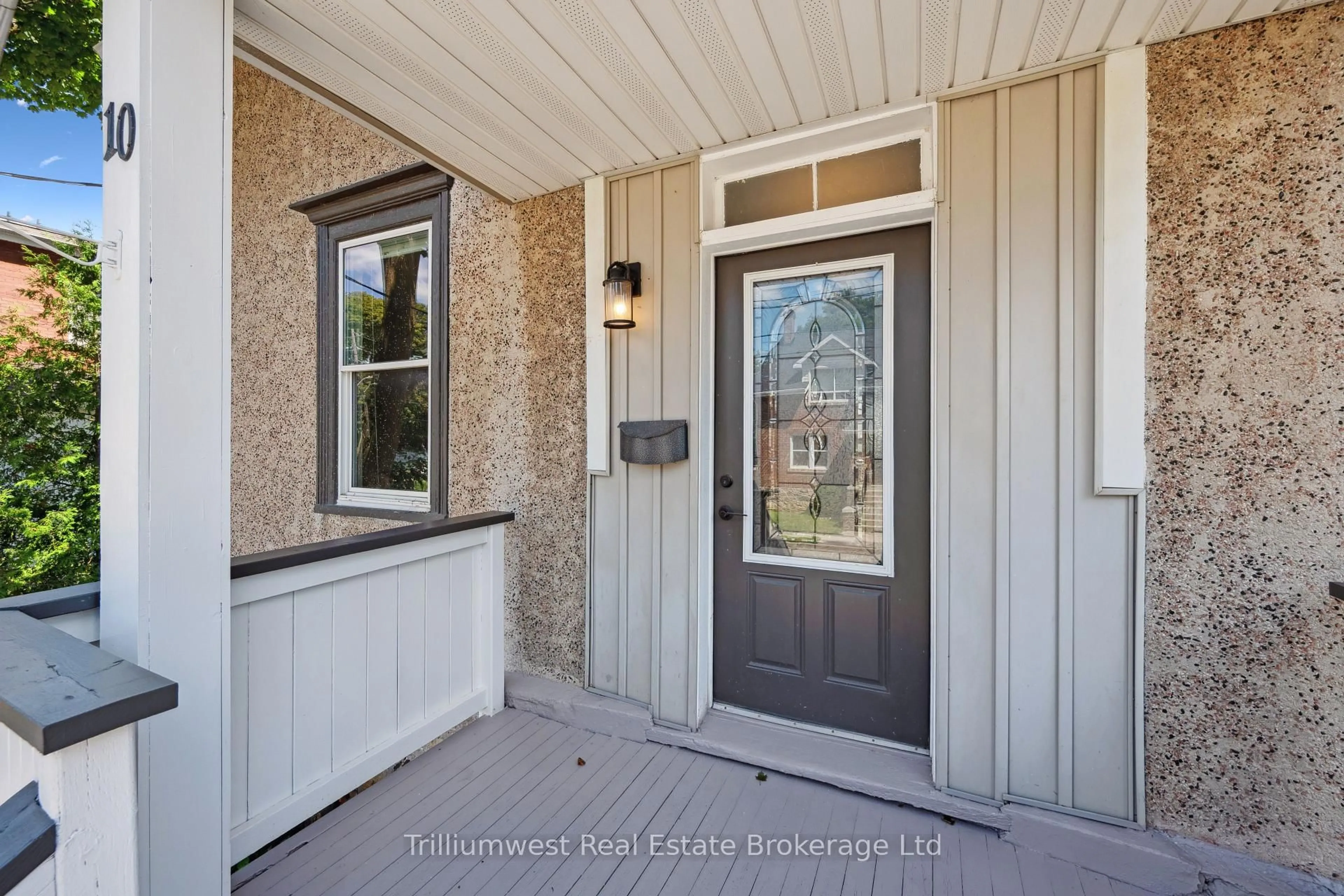 Indoor entryway for 10 James St, Guelph Ontario N1G 1E2