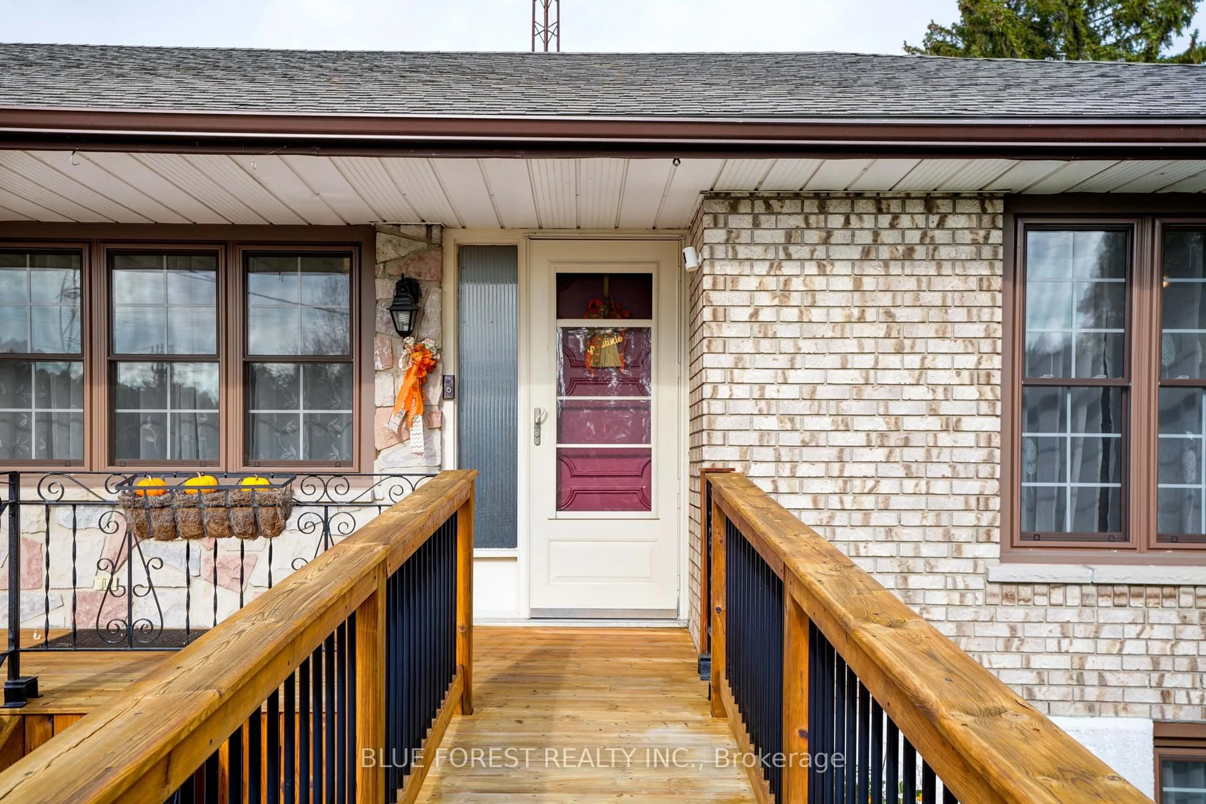 Home with brick exterior material, street for 24898 Pioneer Line, West Elgin Ontario N0L 2P0