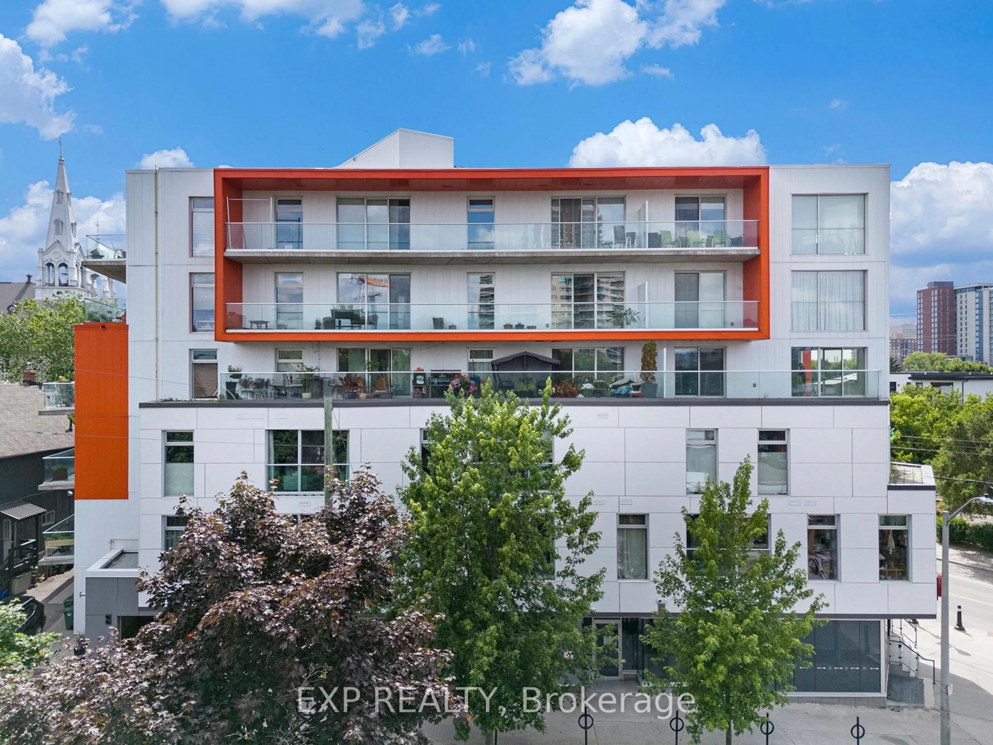A pic from outside/outdoor area/front of a property/back of a property/a pic from drone, city buildings view from balcony for 1000 Wellington St #206, Ottawa Ontario K1Y 2X9