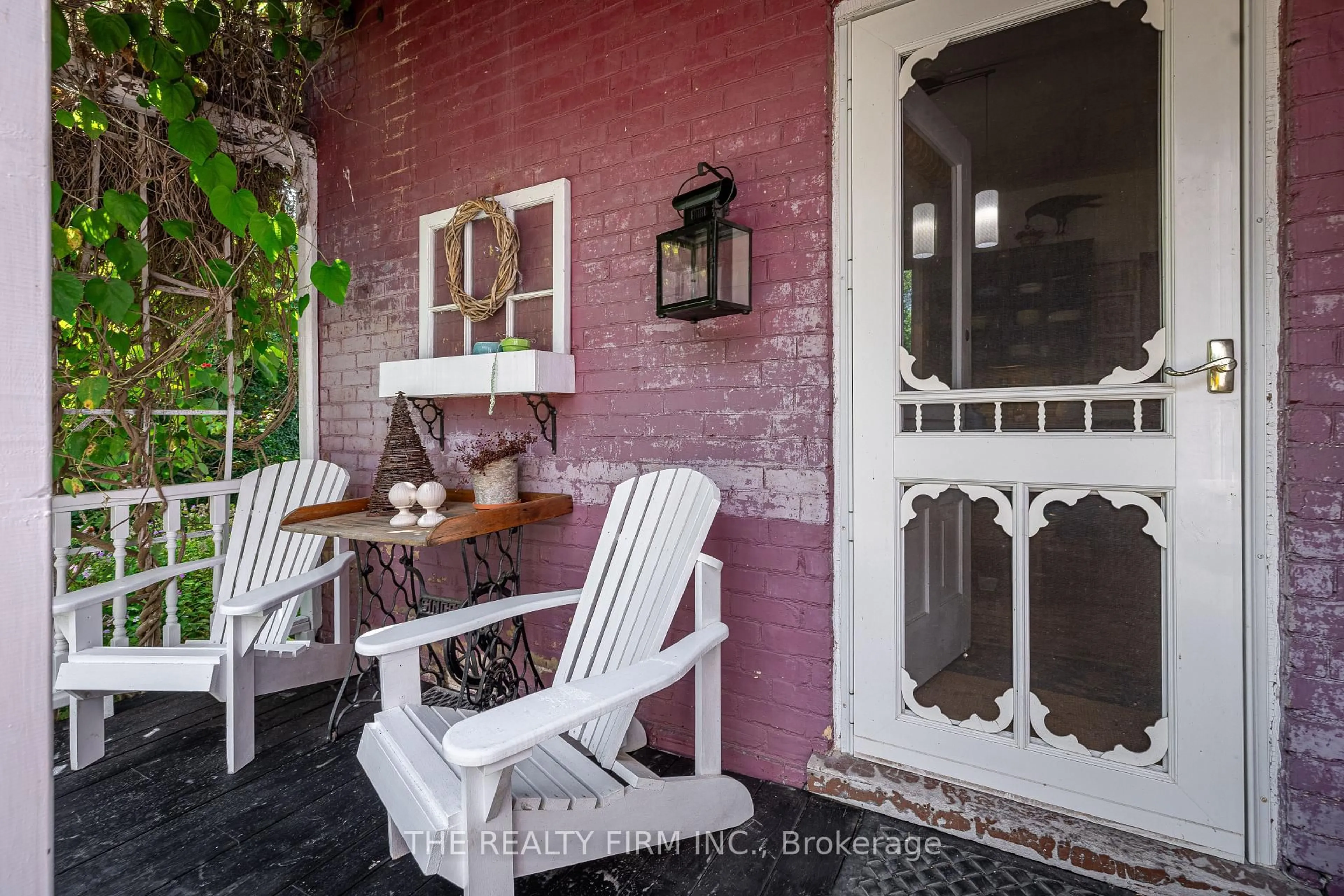 Patio, street for 9785 John St, Southwold Ontario N0L 2E0
