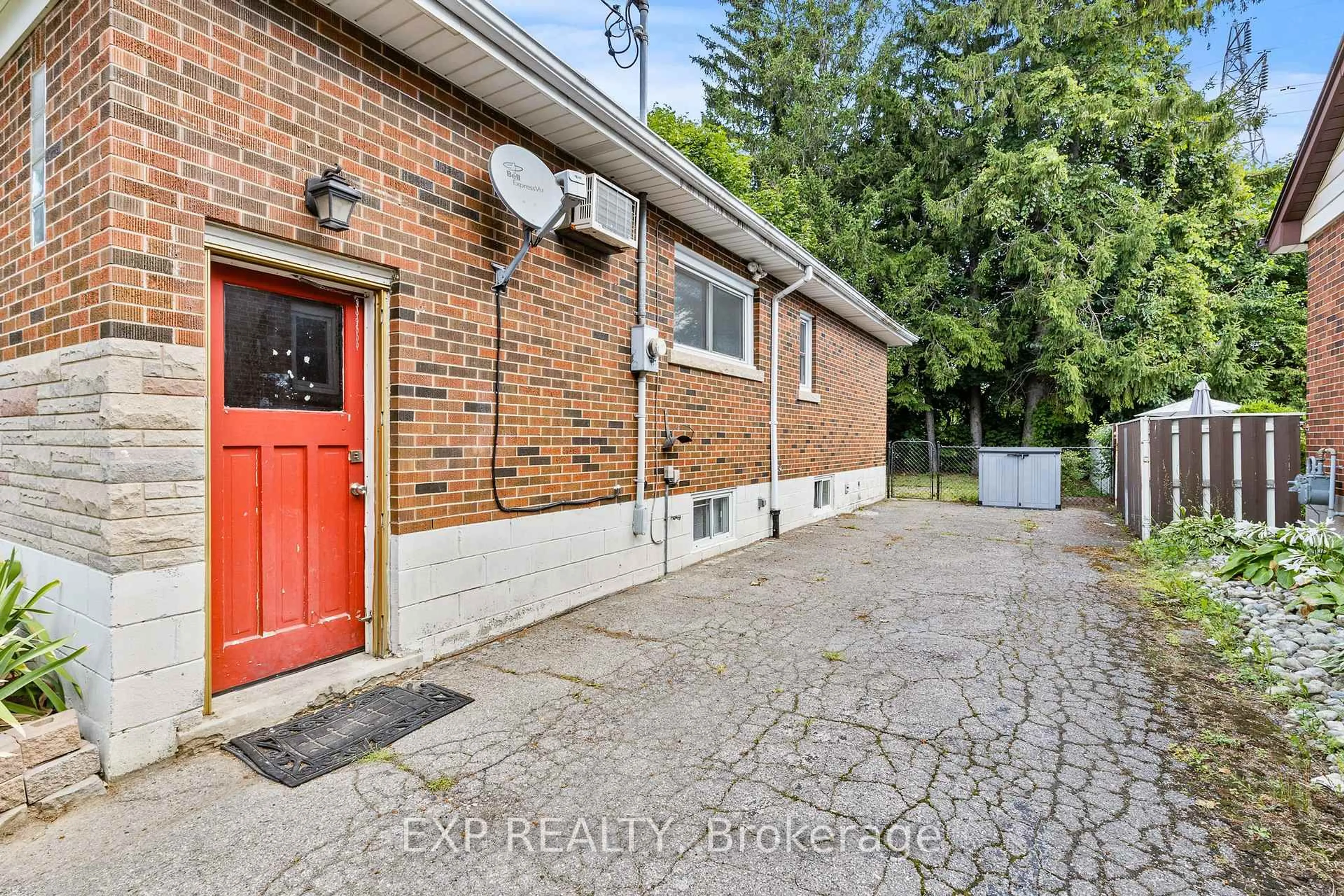 Patio, street for 61 Radford St, Hamilton Ontario L8S 3E5
