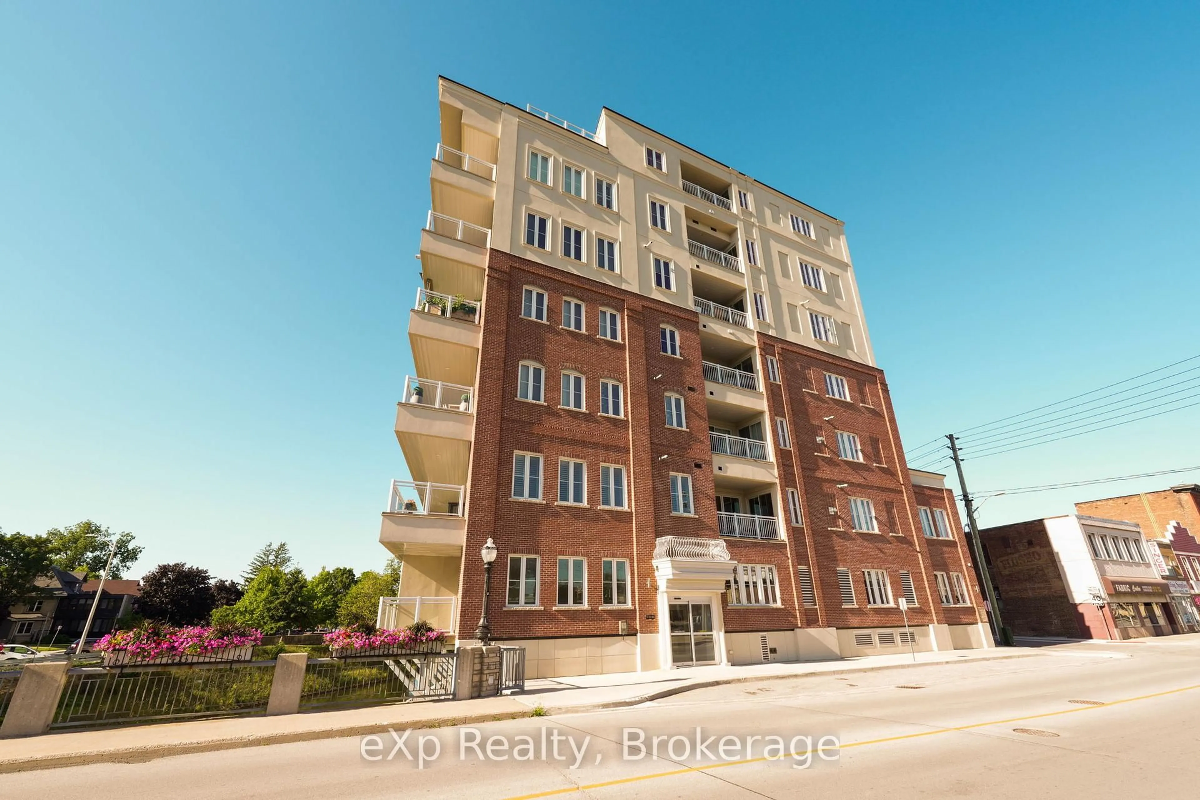 Home with brick exterior material, building for 80 9th St #203, Owen Sound Ontario N4K 1N4