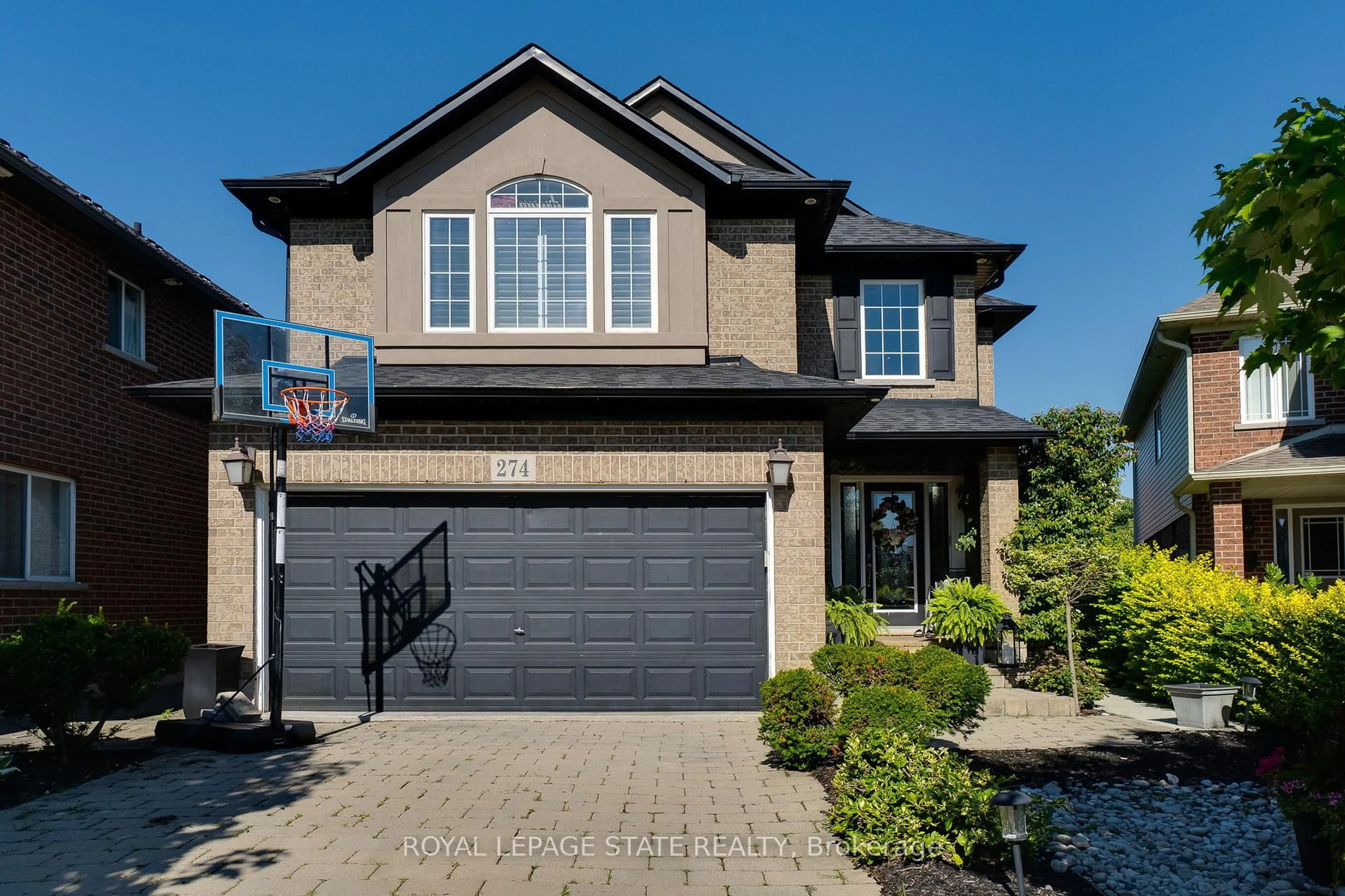 Home with brick exterior material, street for 274 Springvalley Cres, Hamilton Ontario L9C 0B4
