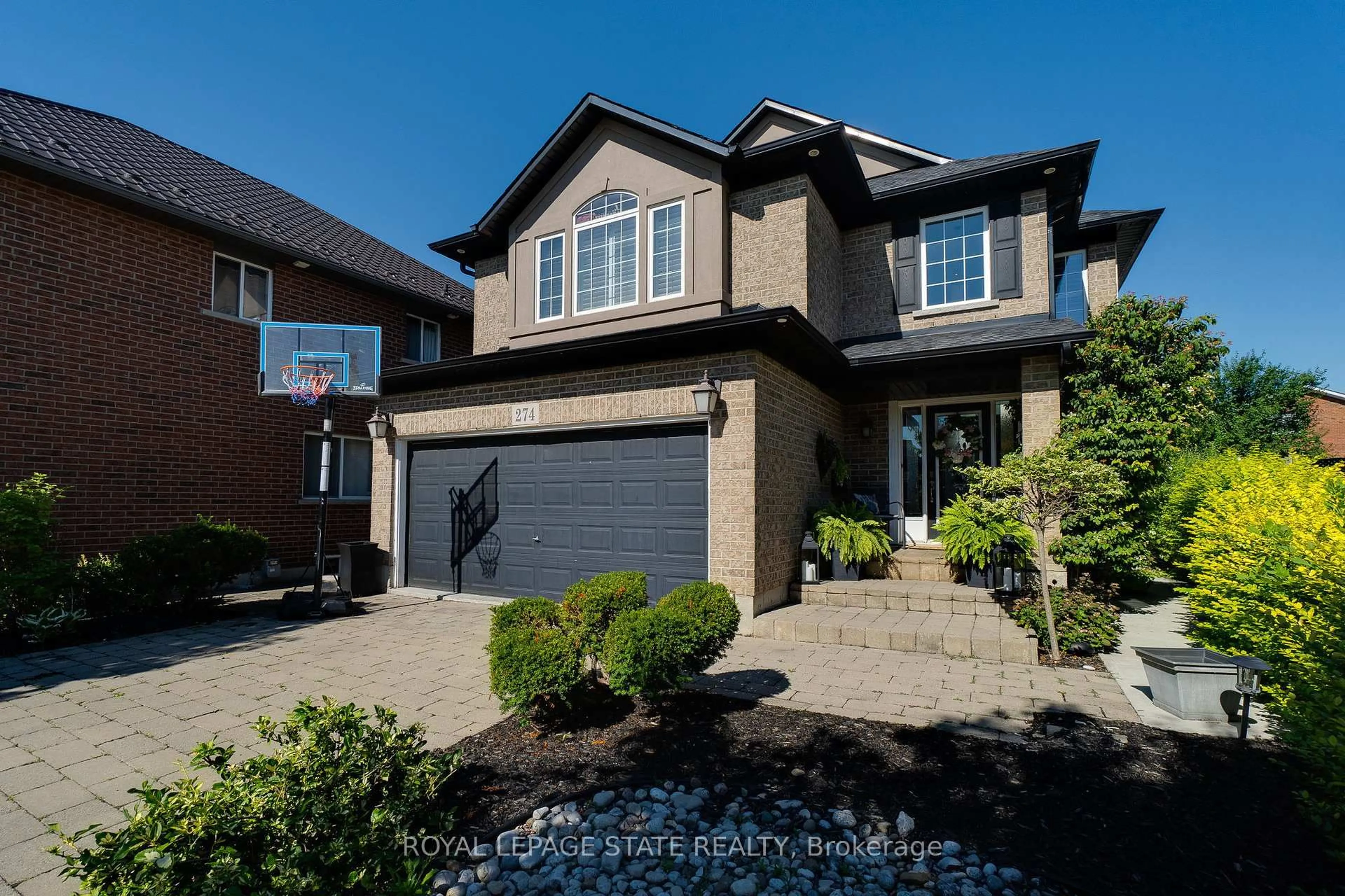 Home with brick exterior material, street for 274 Springvalley Cres, Hamilton Ontario L9C 0B4
