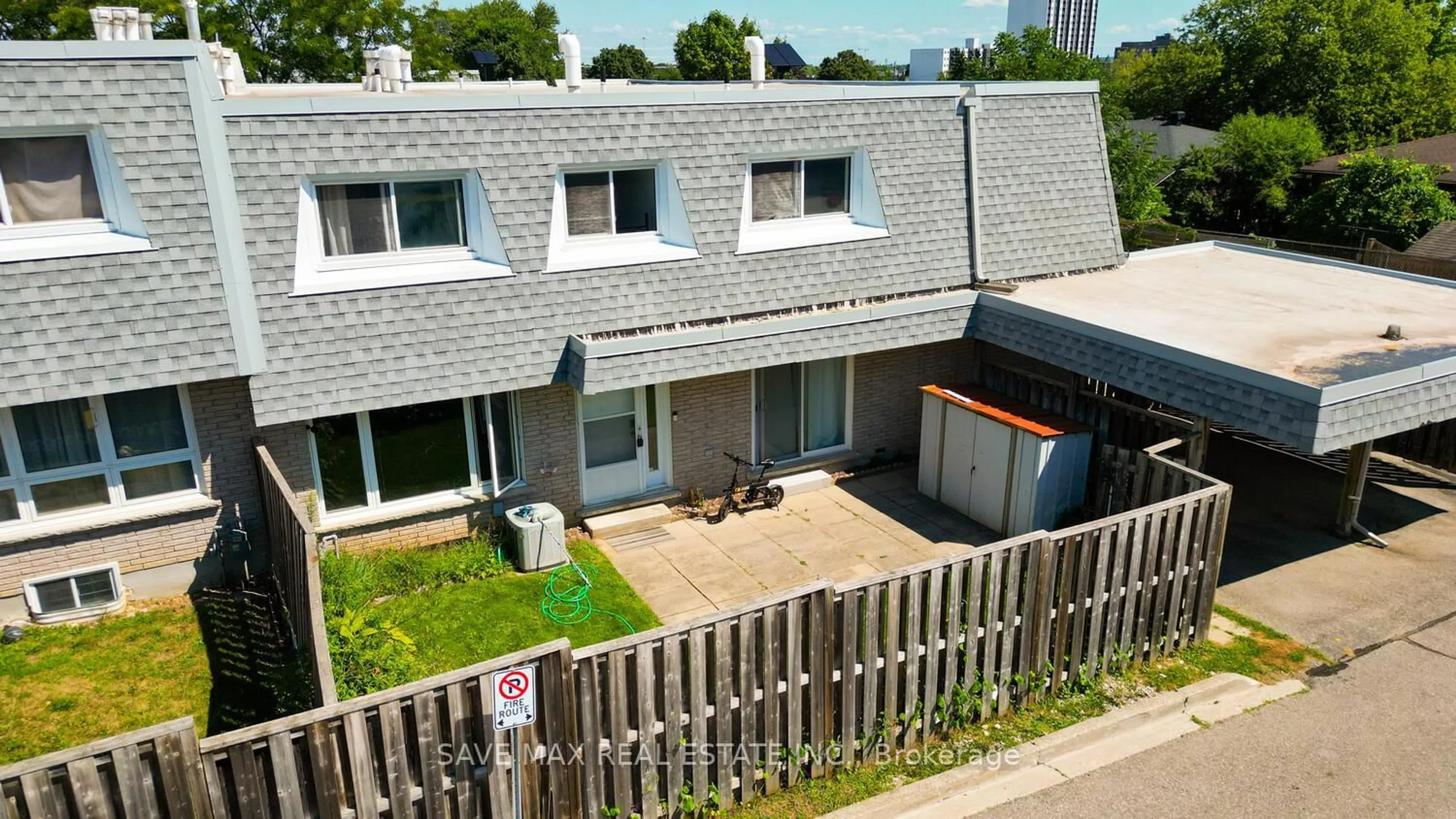 A pic from outside/outdoor area/front of a property/back of a property/a pic from drone, street for 14 Williamsburg Rd #38, Kitchener Ontario N2E 1W1