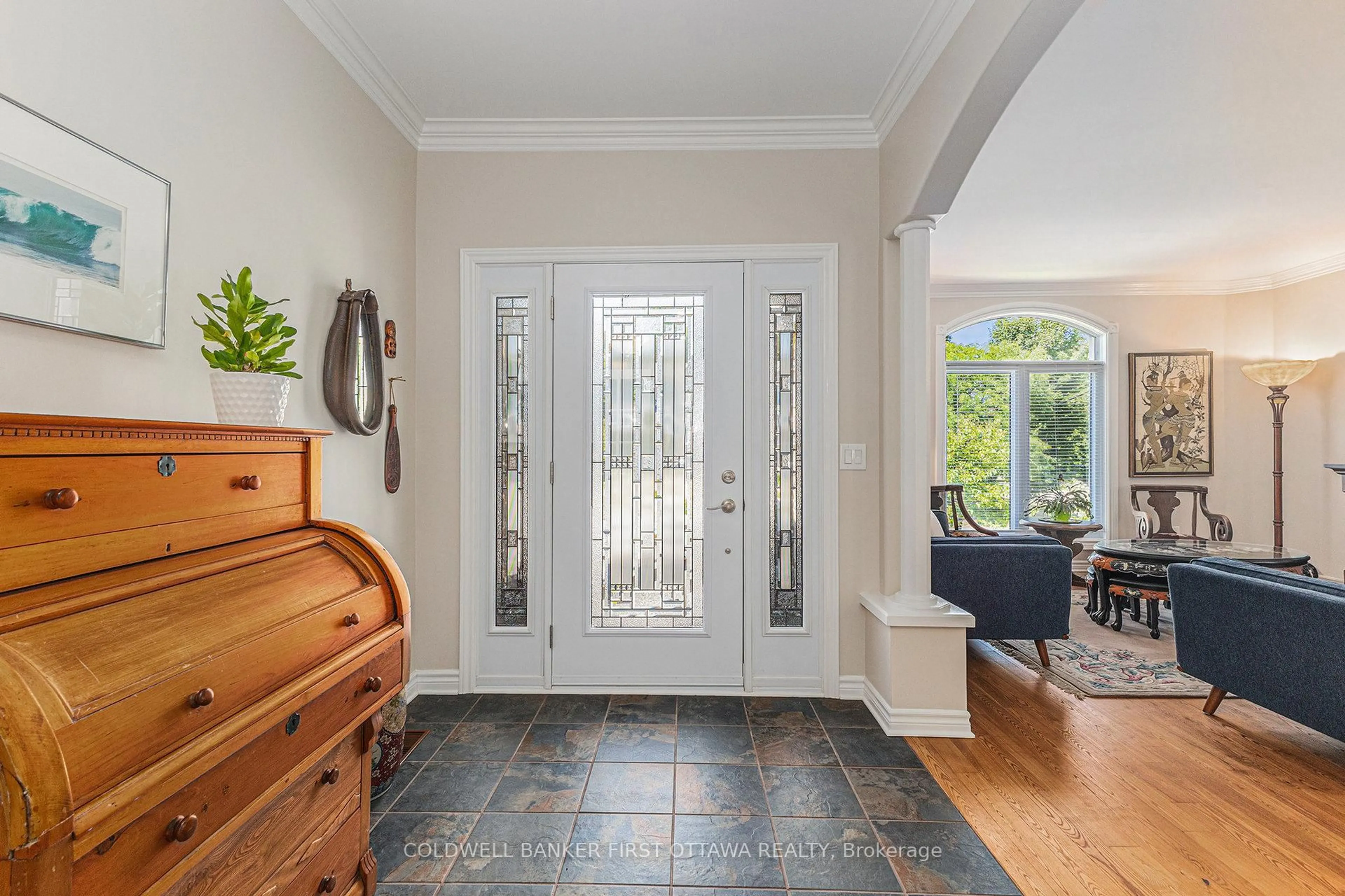 Indoor entryway for 475 MOFFATT St, Carleton Place Ontario K7C 4V8