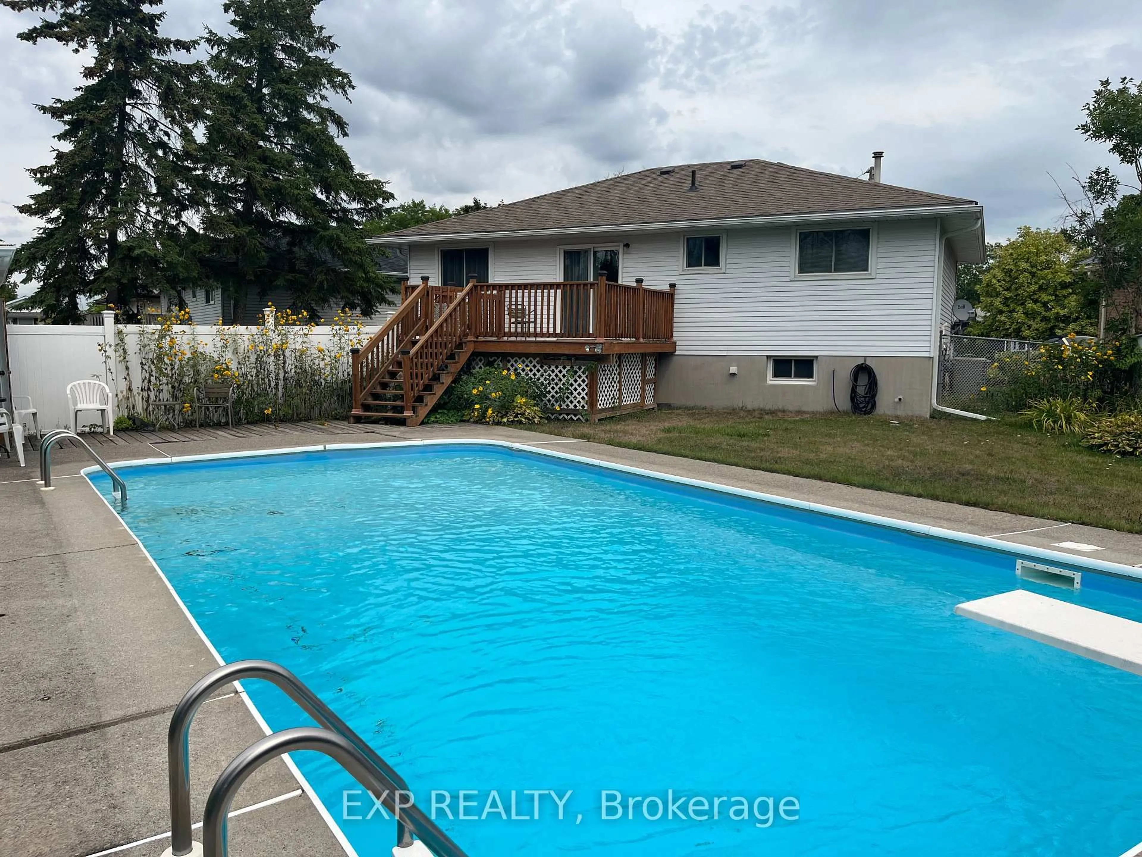 Pool for 14 Dixie Pl, Belleville Ontario K8P 5A9