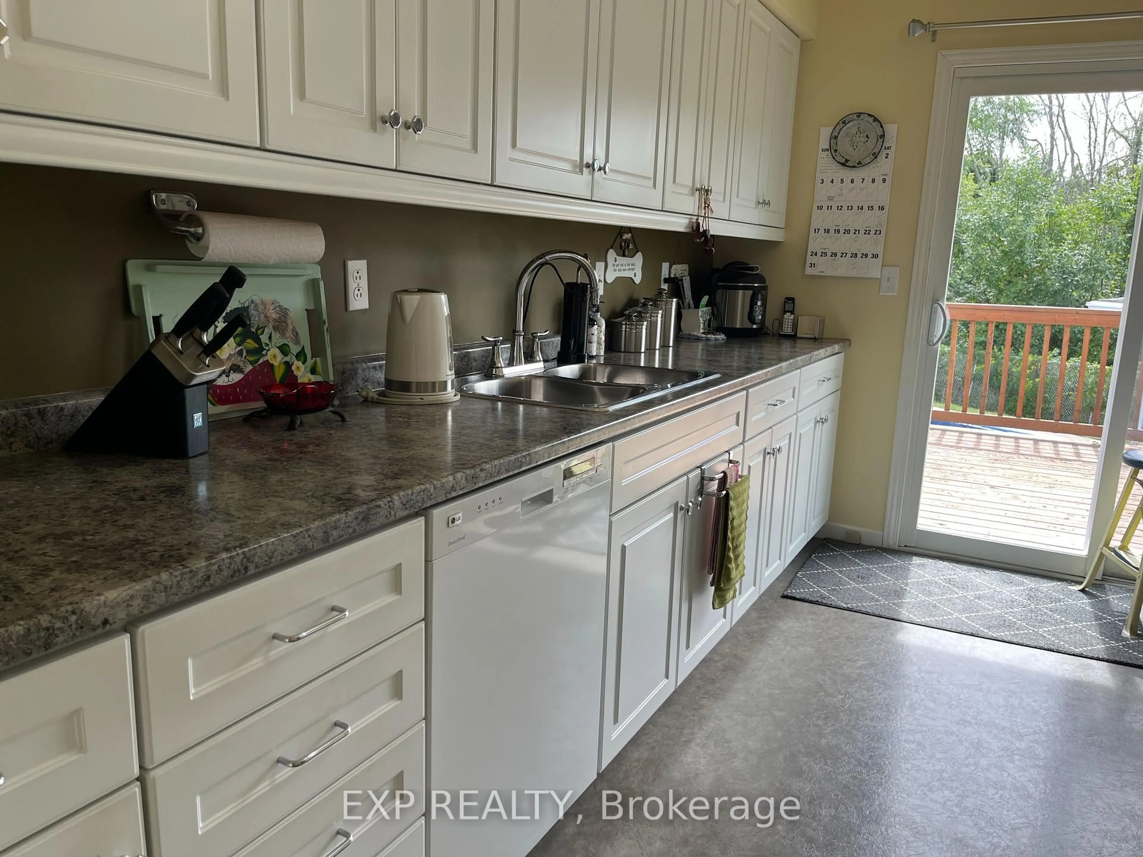 Standard kitchen, ceramic/tile floor for 14 Dixie Pl, Belleville Ontario K8P 5A9
