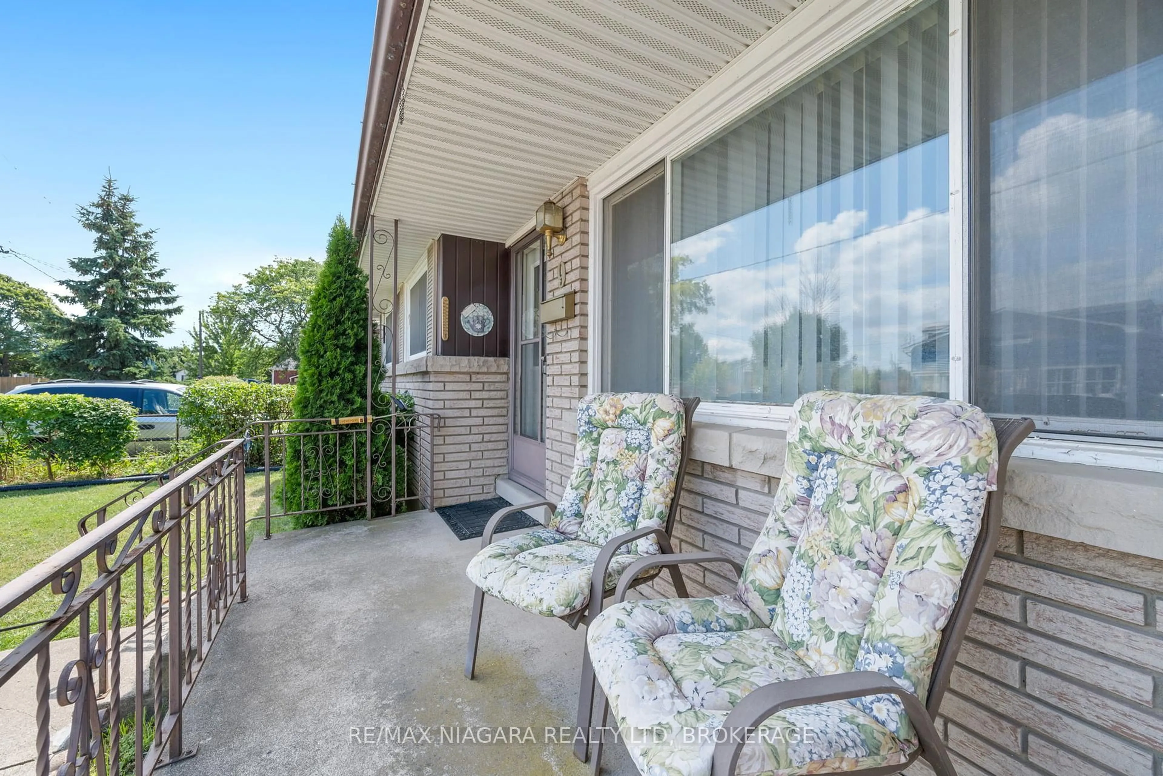 Patio, water/lake/river/ocean view for 9 Ashford Pl, St. Catharines Ontario L2P 2G1