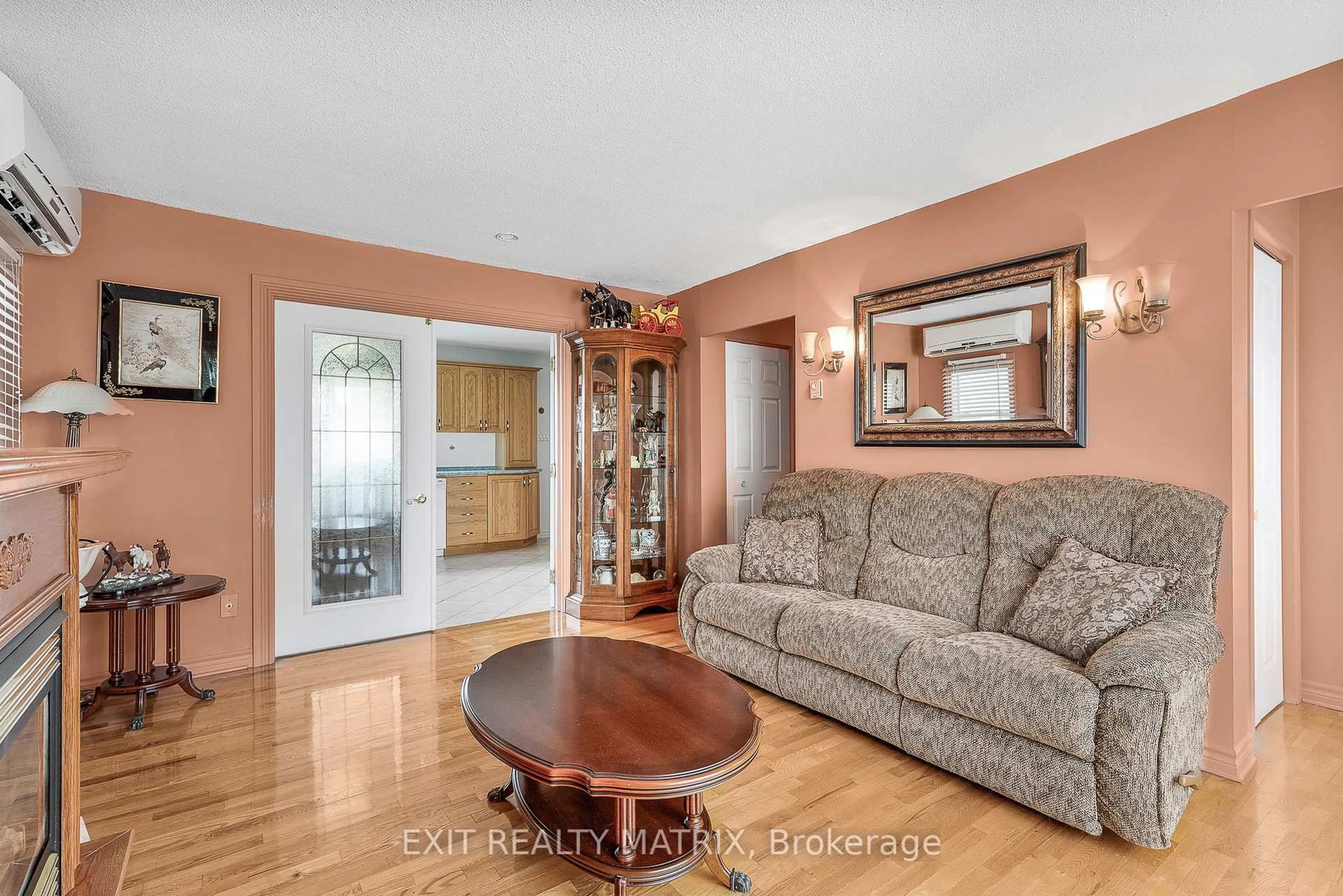 Living room with furniture, unknown for 778 Edmond St, Hawkesbury Ontario K6A 3C1