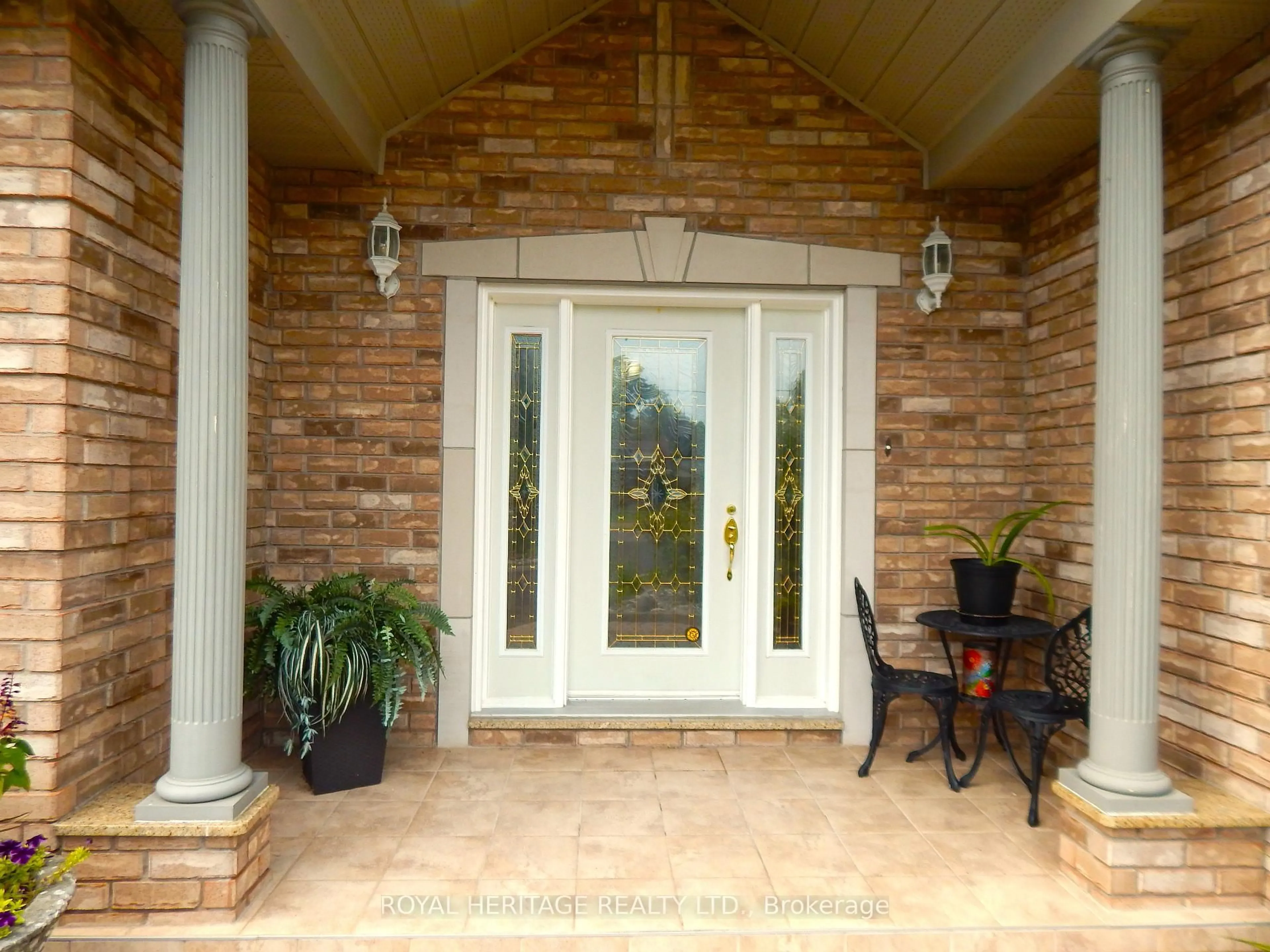 Indoor entryway for 10 VICARI Rd, Brighton Ontario K0K 1H0