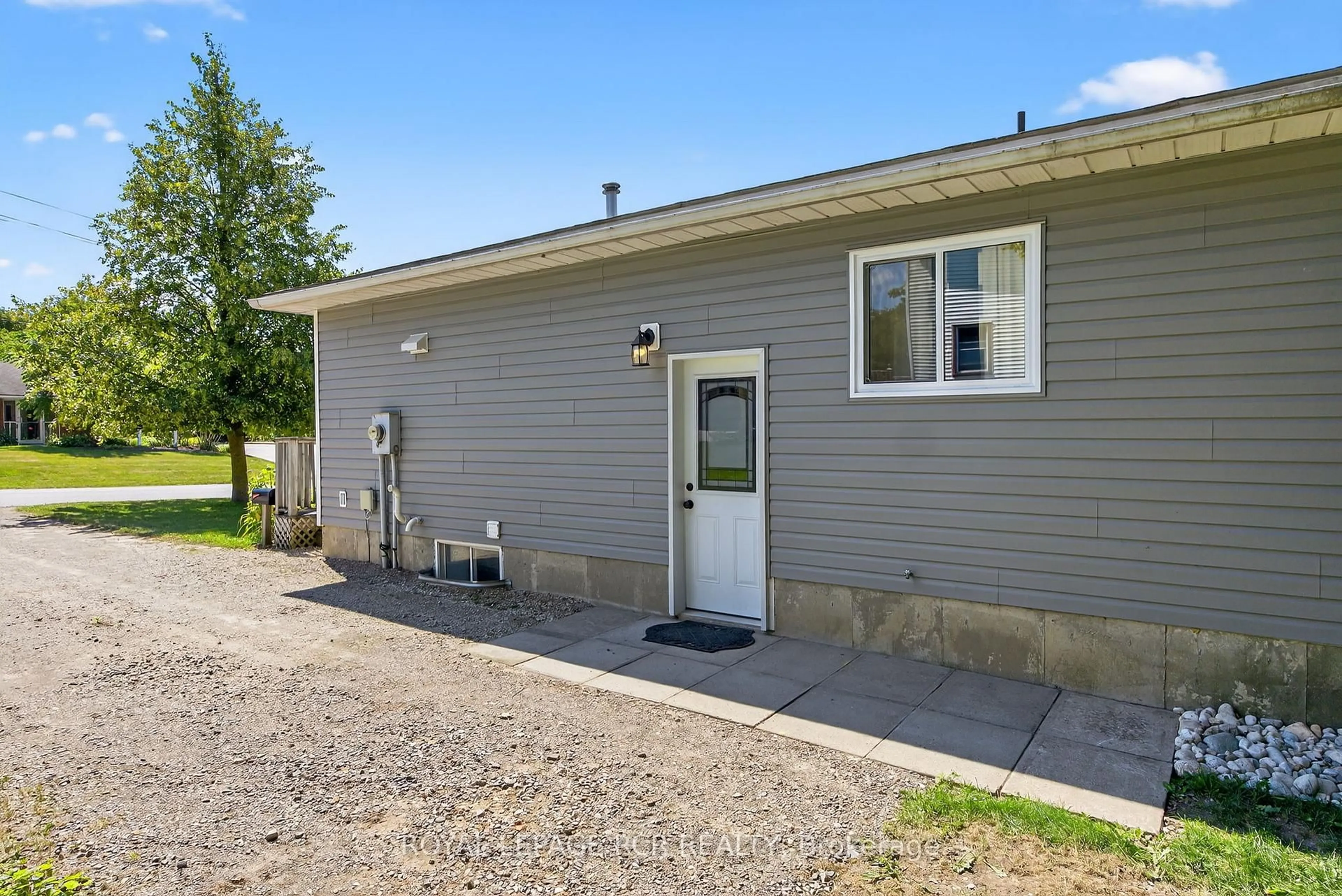 Unknown for 170B Frederick St, Wellington North Ontario N0G 1A0