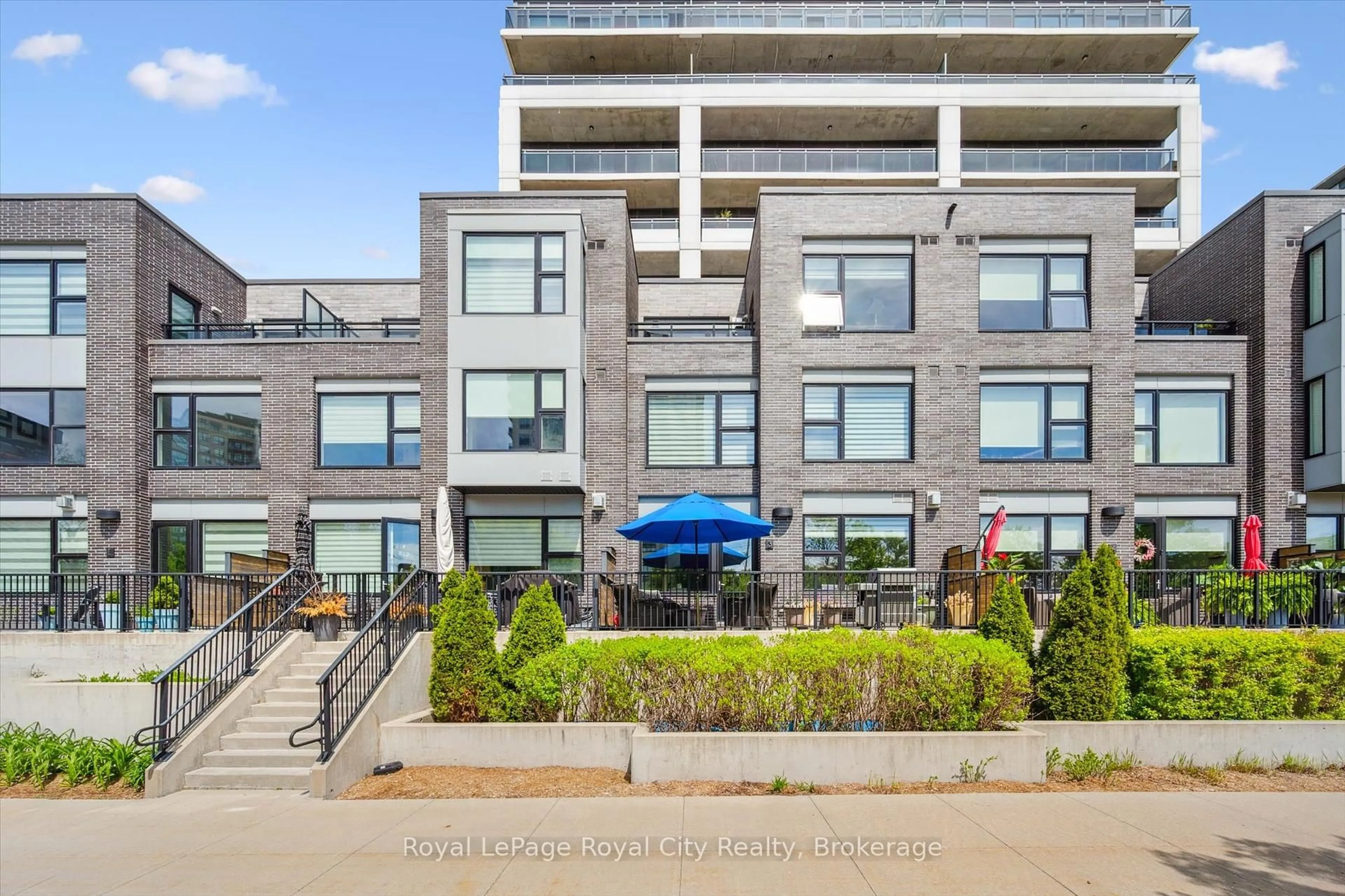 Patio, street for 53 Arthur St #RL3, Guelph Ontario N1E 5K4