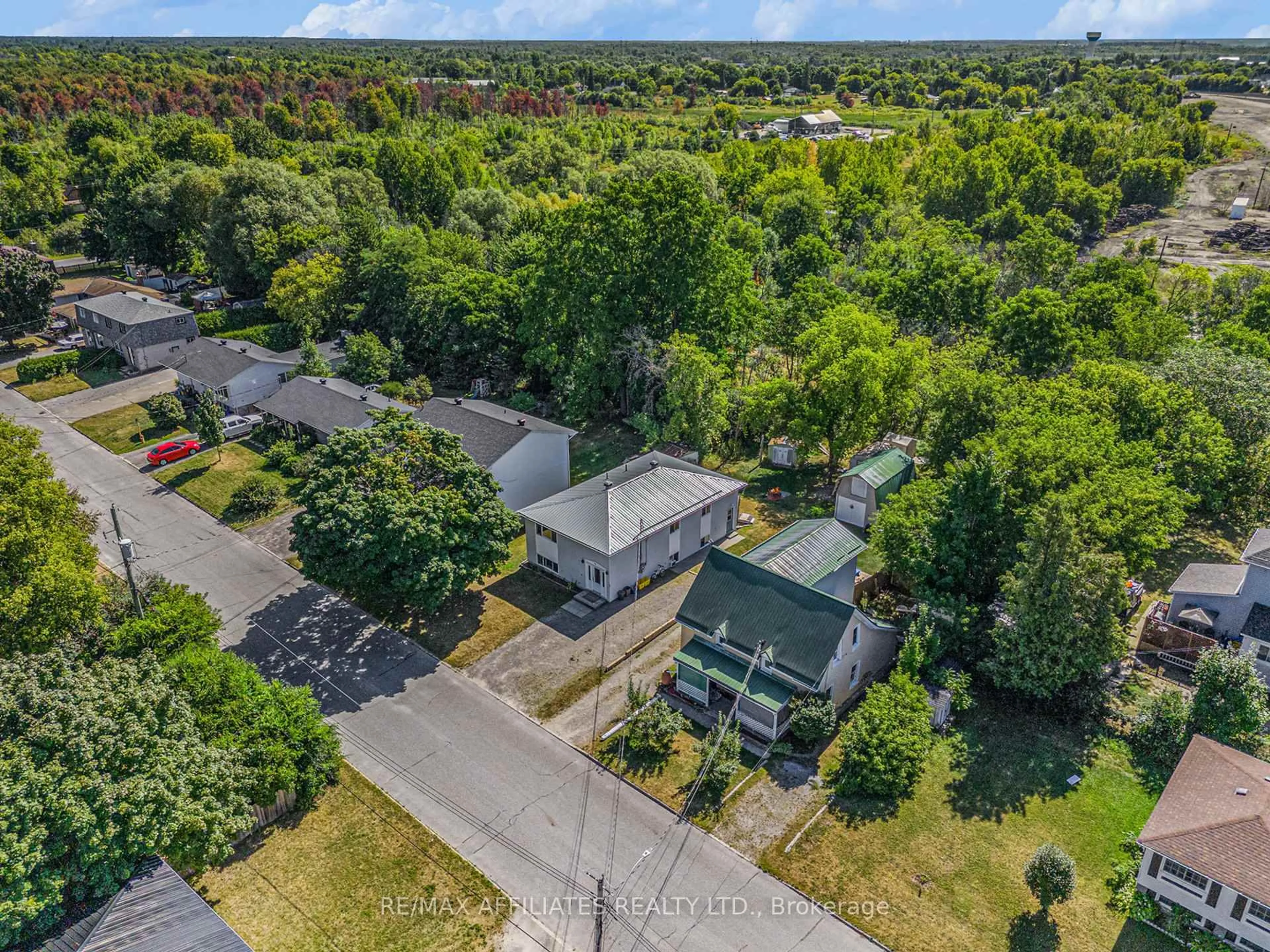 A pic from outside/outdoor area/front of a property/back of a property/a pic from drone, unknown for 71 Stephen St, Smiths Falls Ontario K7A 1K7