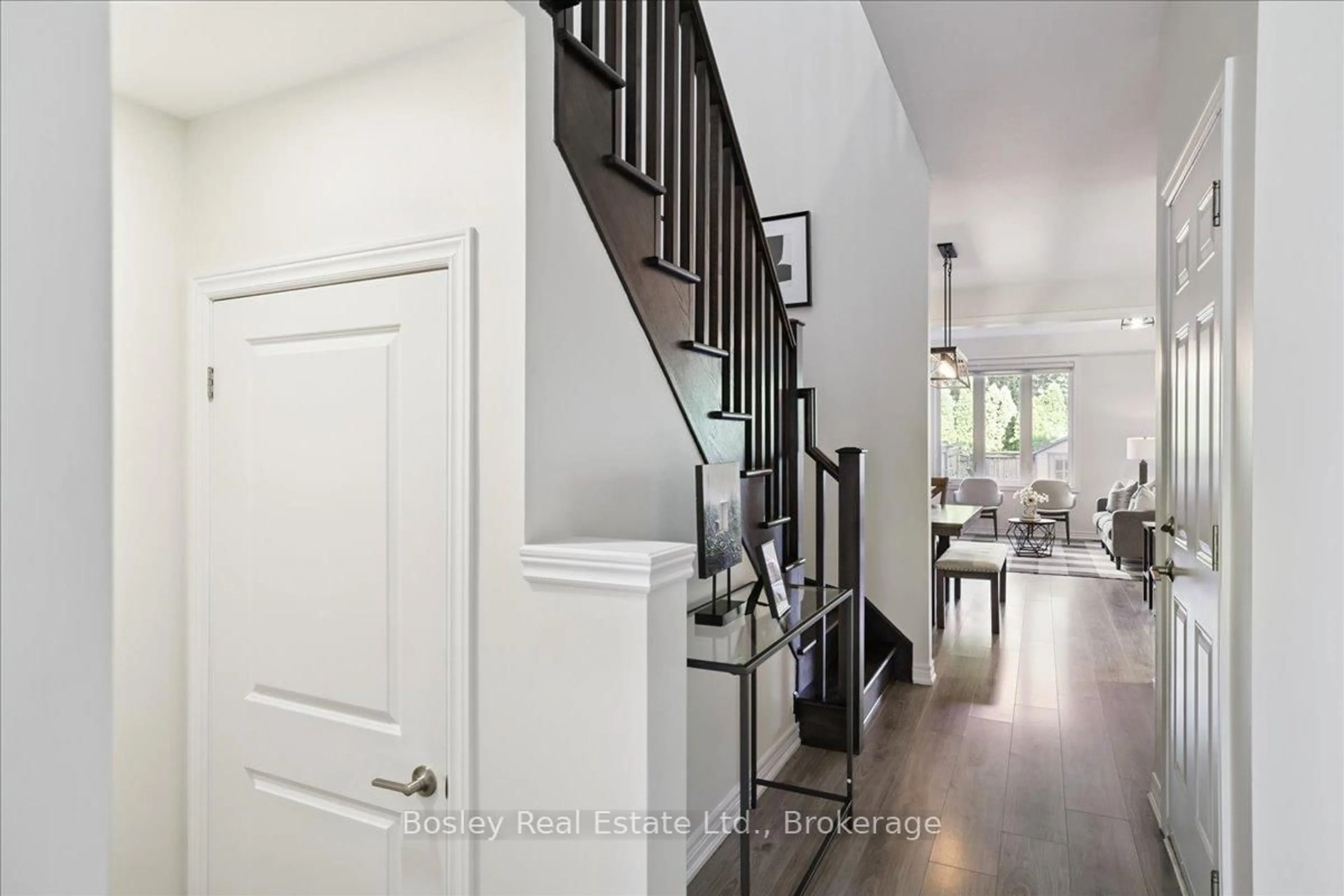 Indoor entryway for 1890 Rymal Rd #18, Hamilton Ontario L0R 1P0