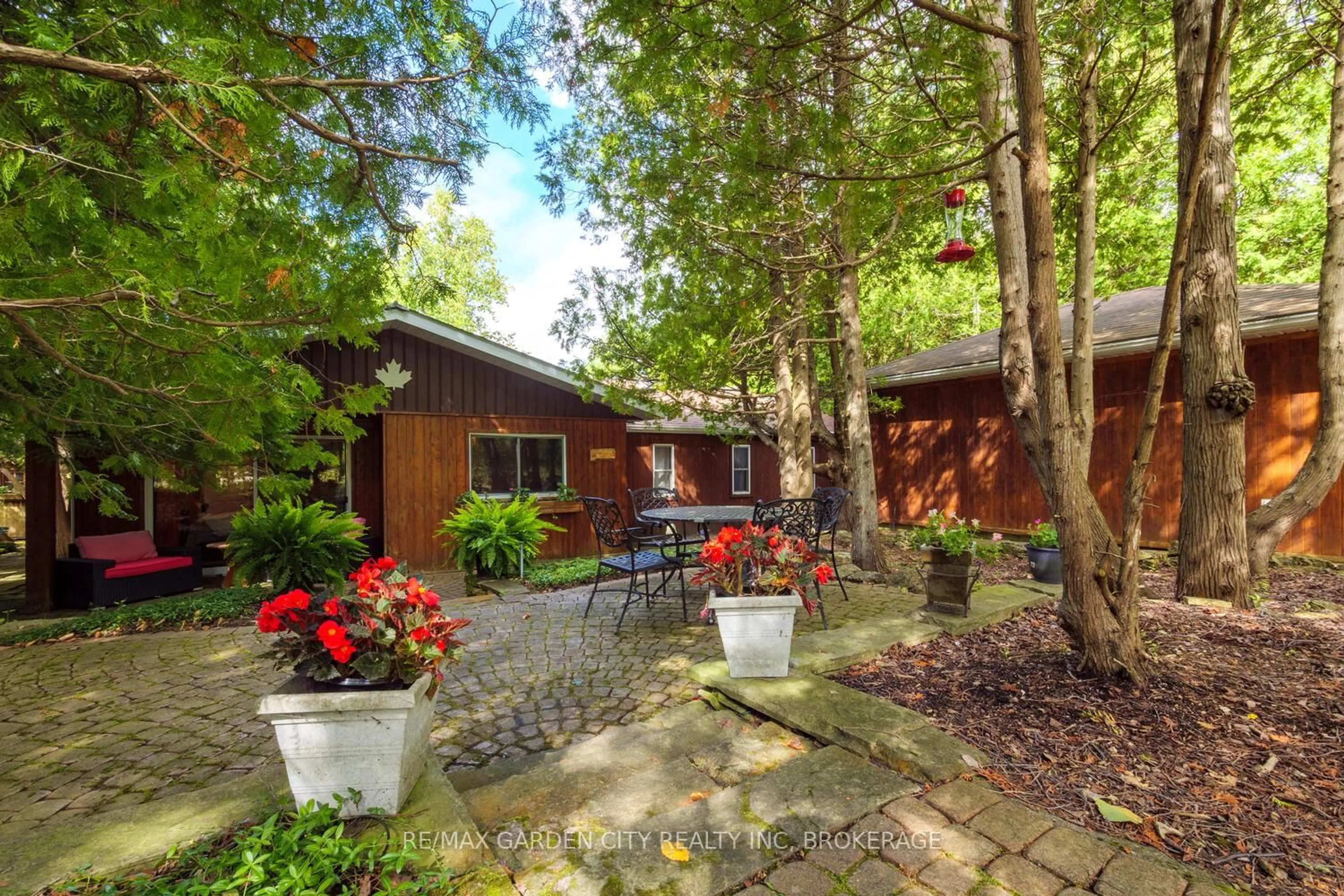 Patio, unknown for 165 Simpson Ave, Northern Bruce Peninsula Ontario N0H 2R0
