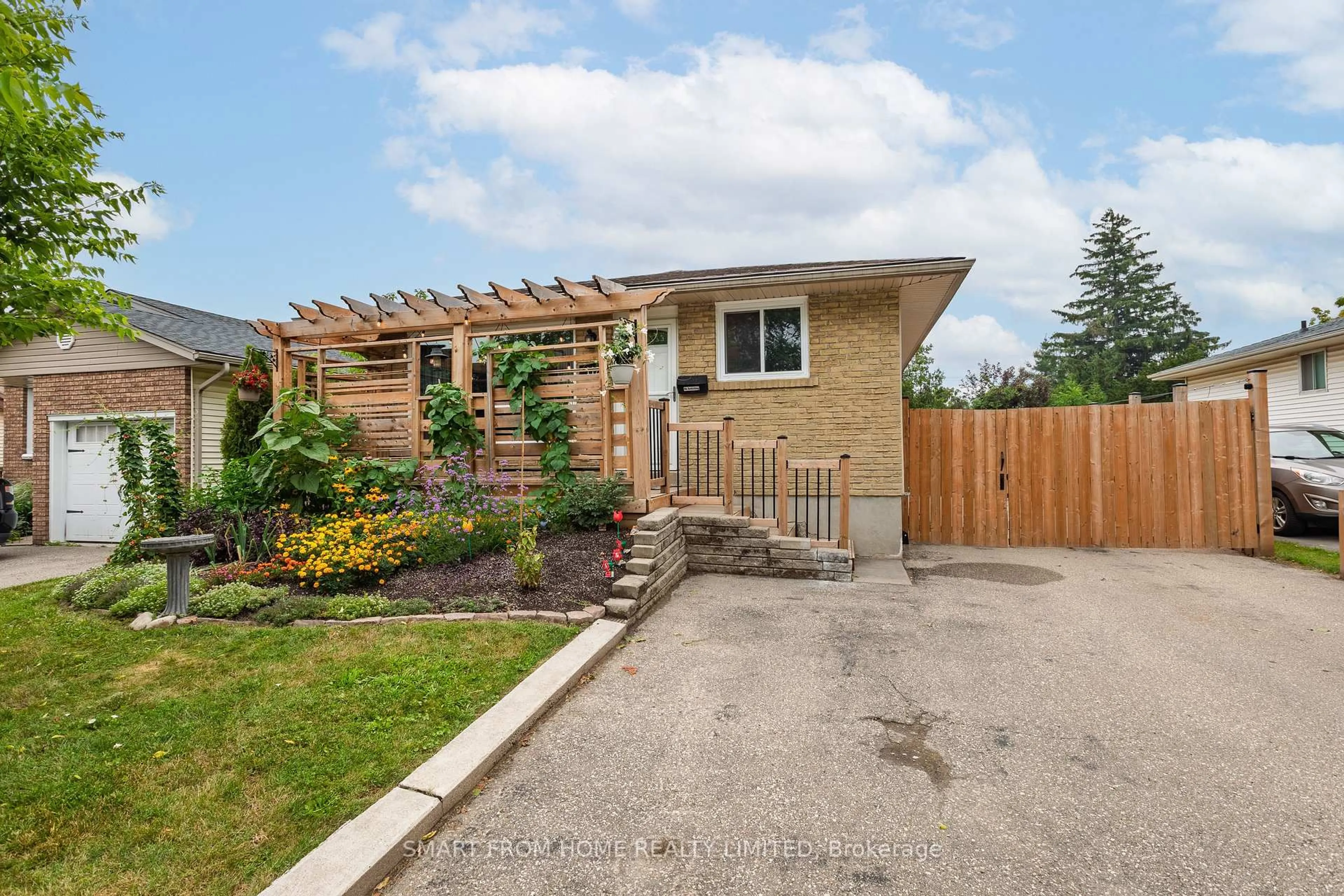 Unknown for 112 Limpert Ave, Cambridge Ontario N3C 1B9