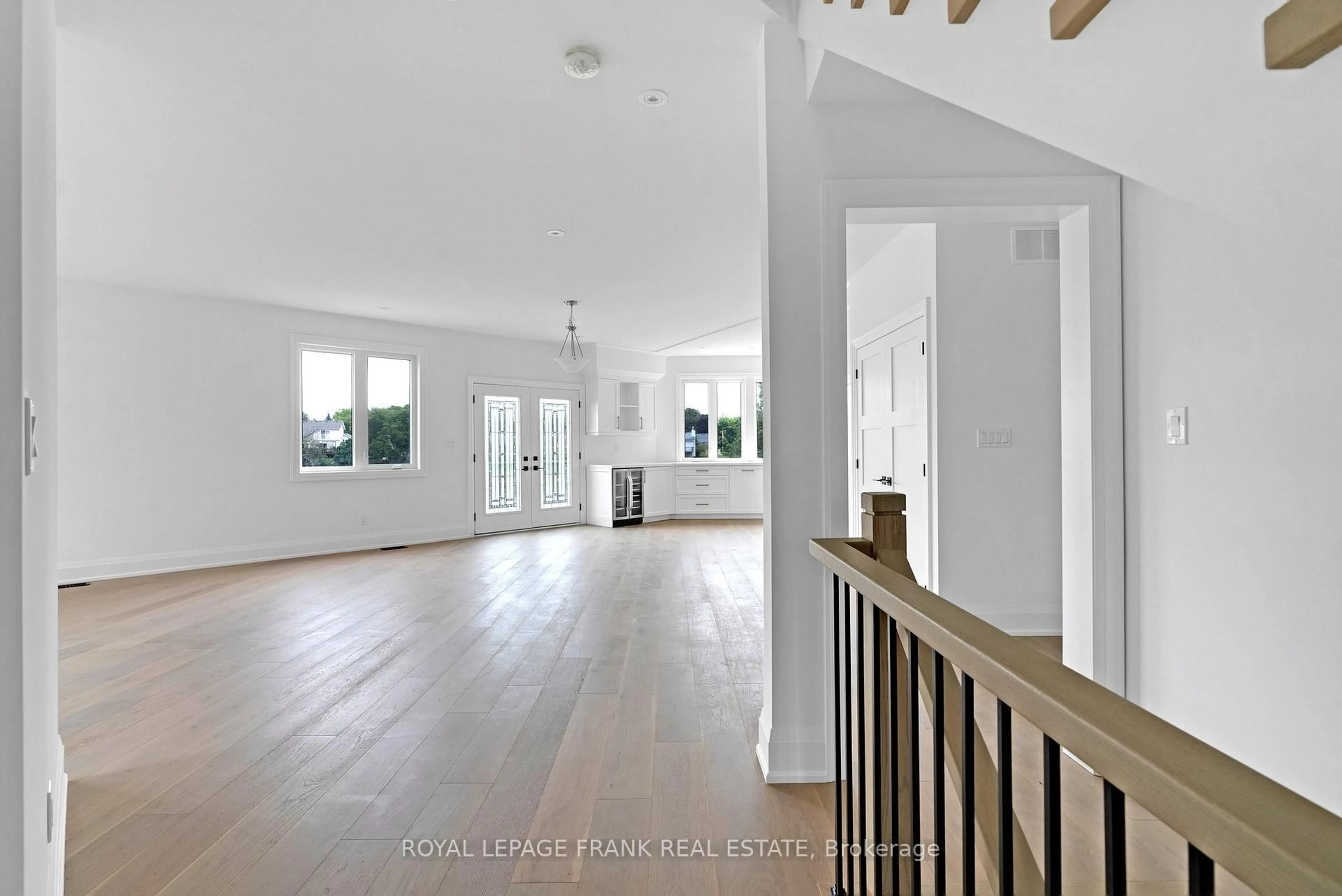 Indoor foyer for 42 Pond St, Trent Hills Ontario K0L 1Y0