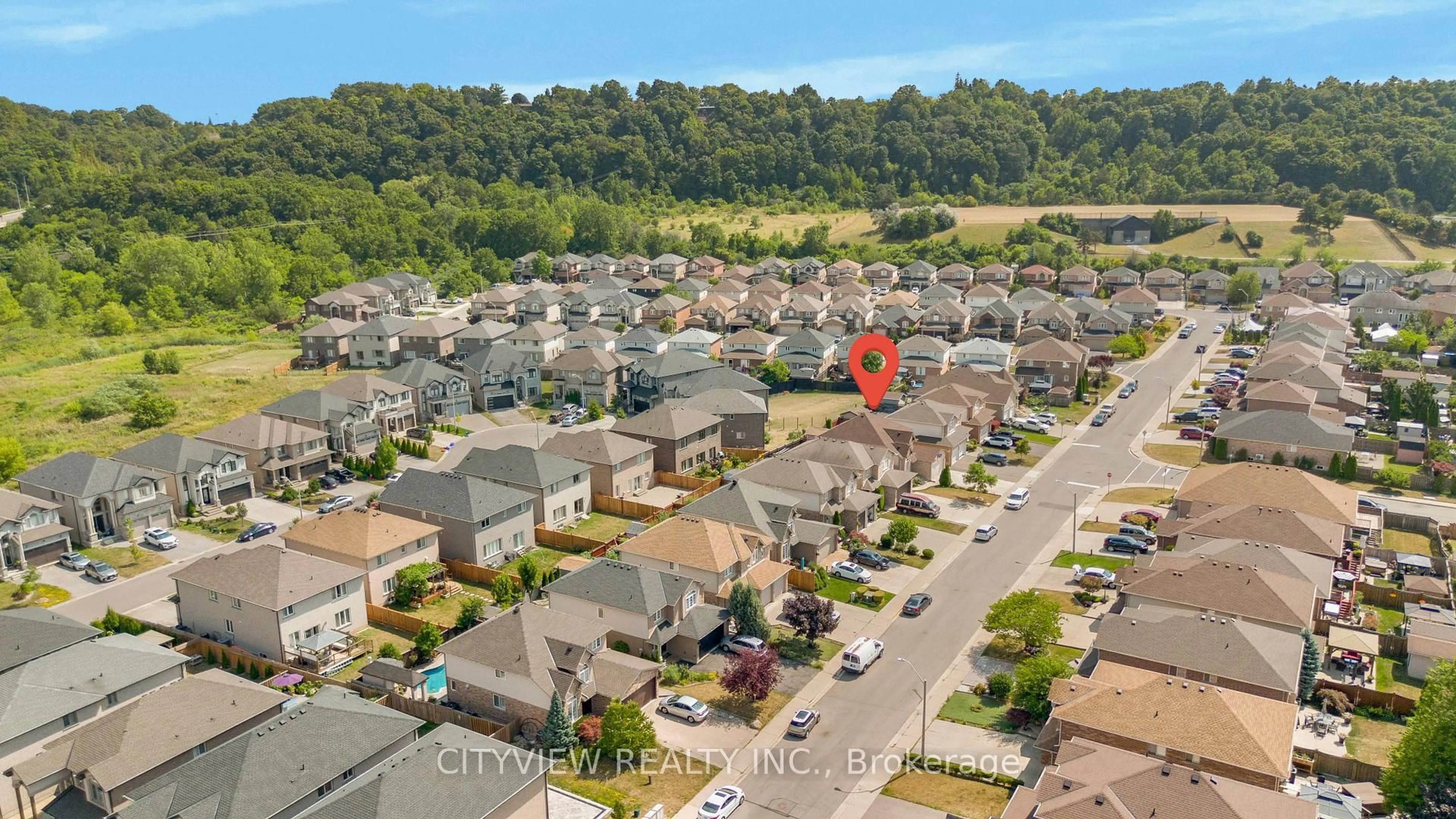 A pic from outside/outdoor area/front of a property/back of a property/a pic from drone, street for 48 Nashville Circ, Hamilton Ontario L8G 5H2