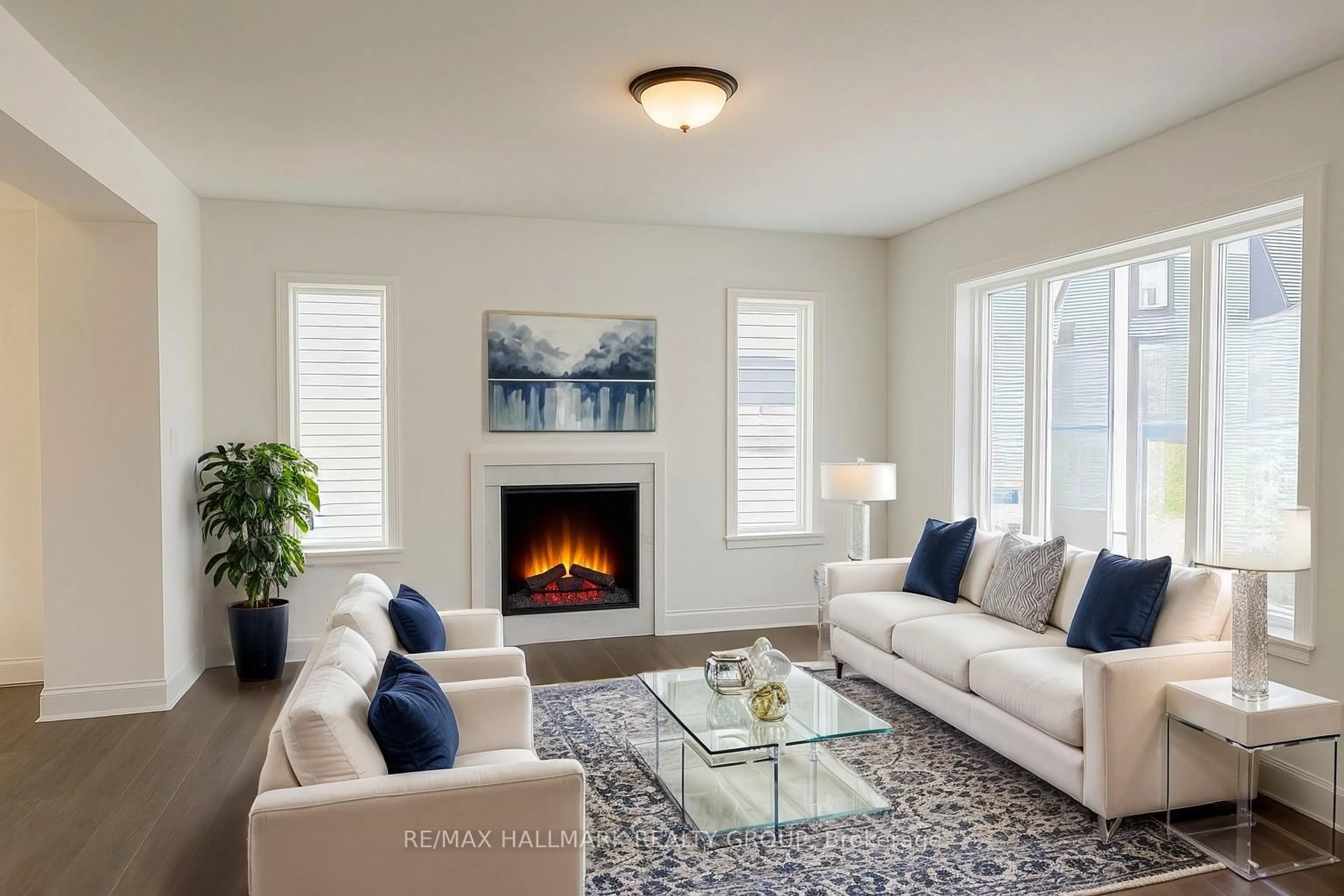 Living room with furniture, unknown for 258 Sappling Grve, Richmond Ontario K0A 2Z0