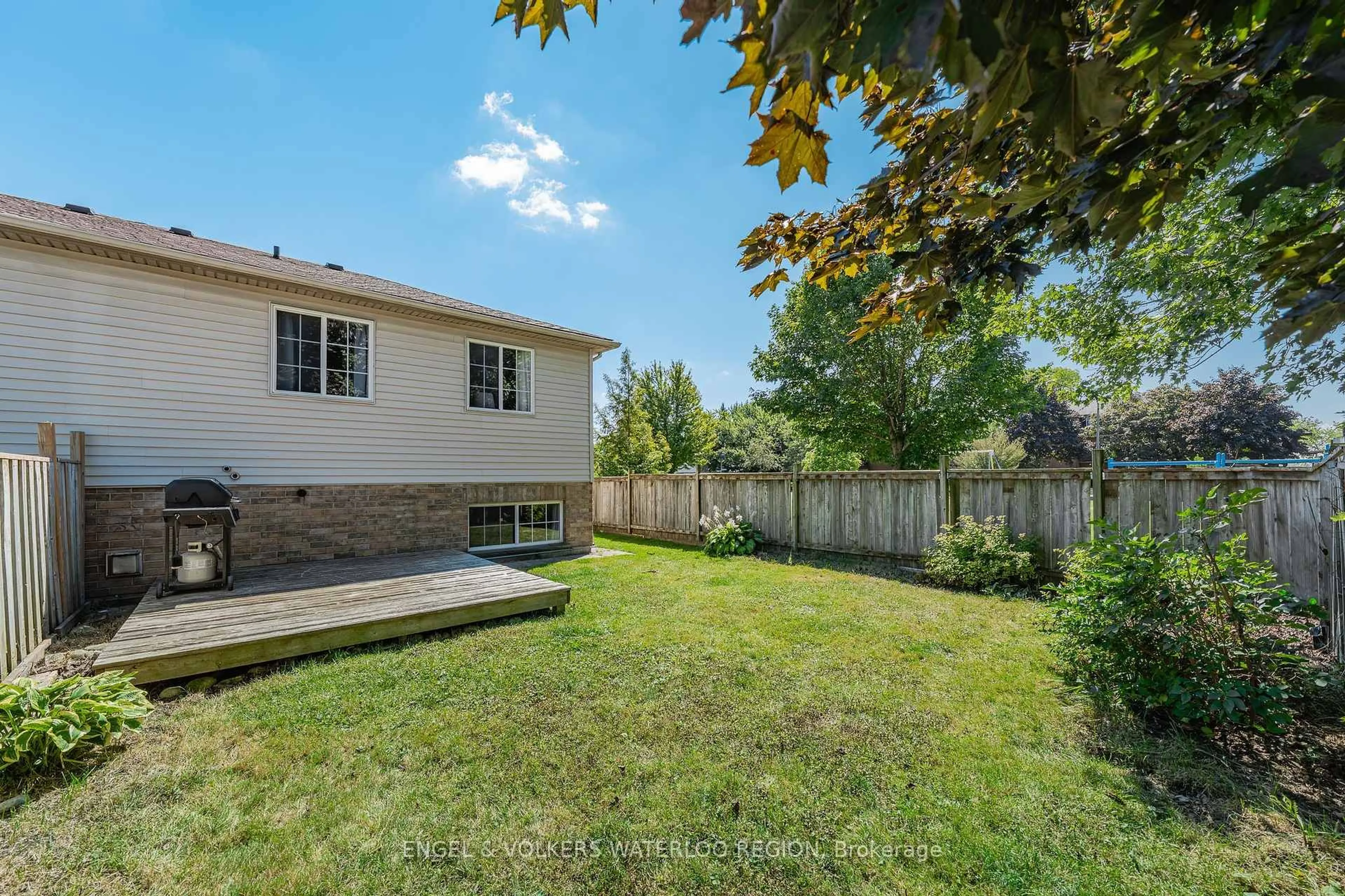 Patio, street for 181 Walsh Cres, Stratford Ontario N5A 7X7