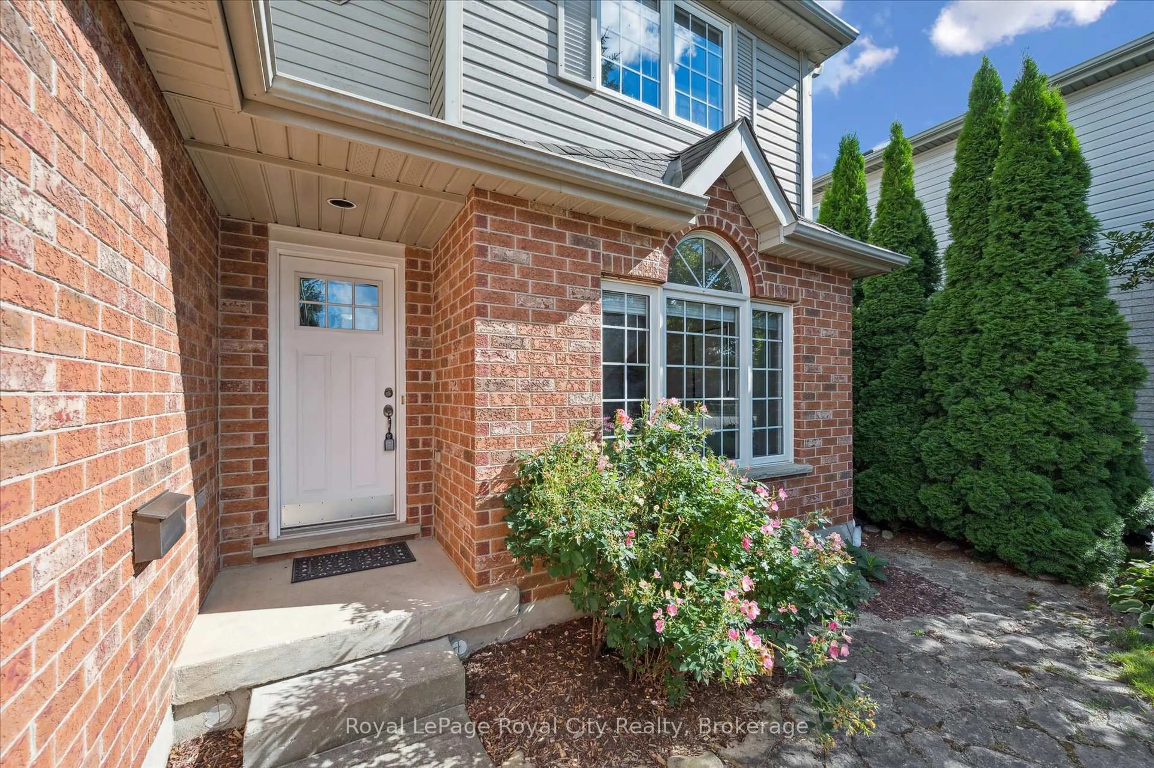 Home with brick exterior material, street for 27 Oakridge Cres, Guelph Ontario N1L 1J3