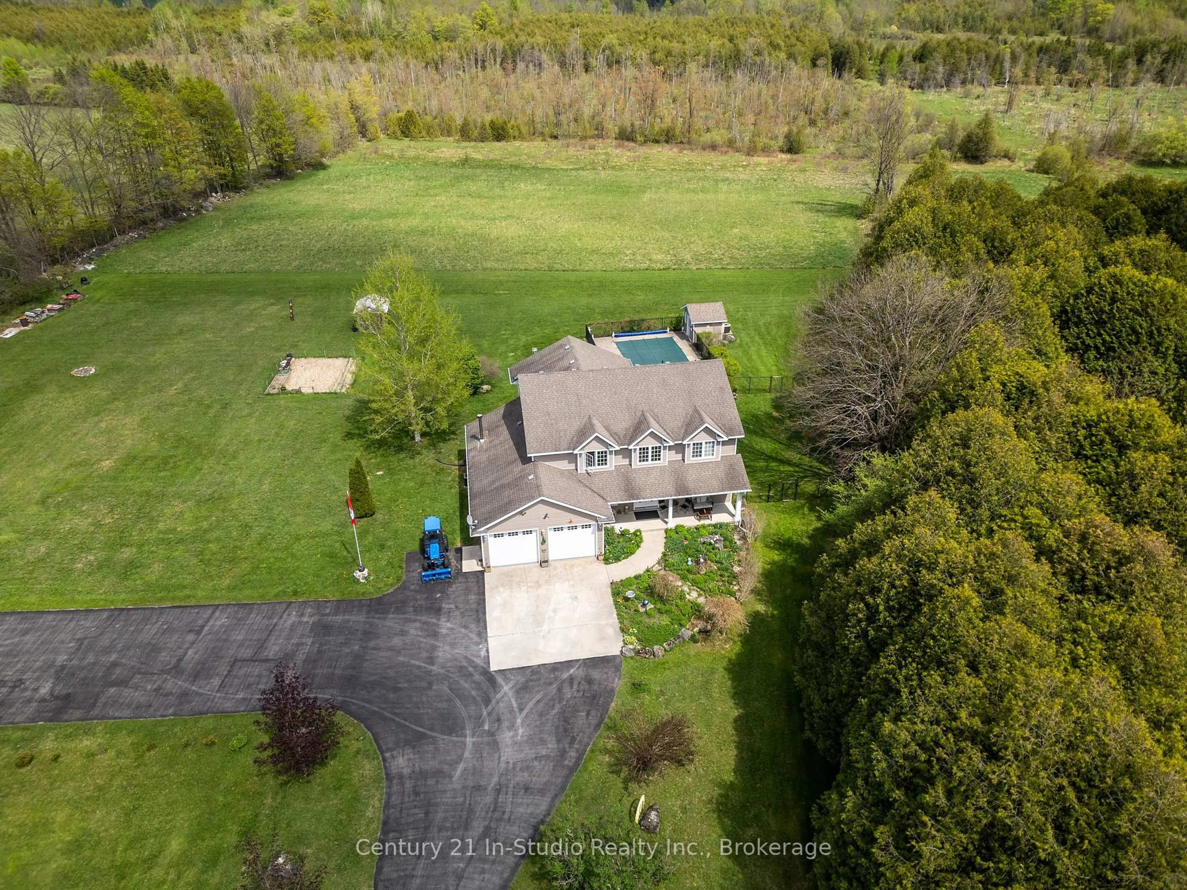 A pic from outside/outdoor area/front of a property/back of a property/a pic from drone, unknown for 497119 Concession 6 S (Bognor) Rd, Meaford Ontario N0H 1E0