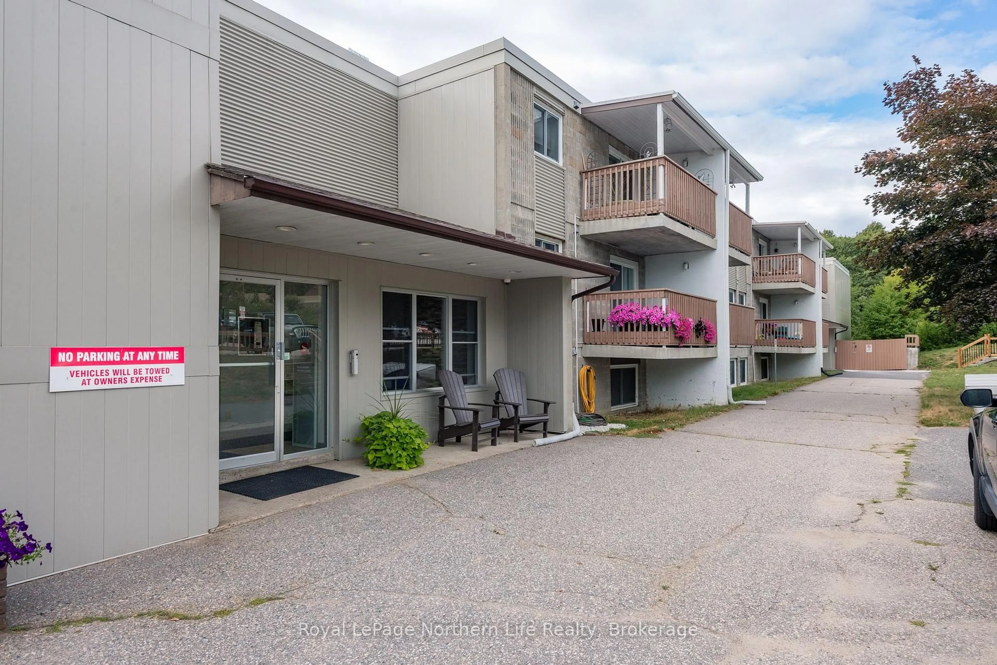 Patio, unknown for 213 Leonard St #110, North Bay Ontario P1B 5K3
