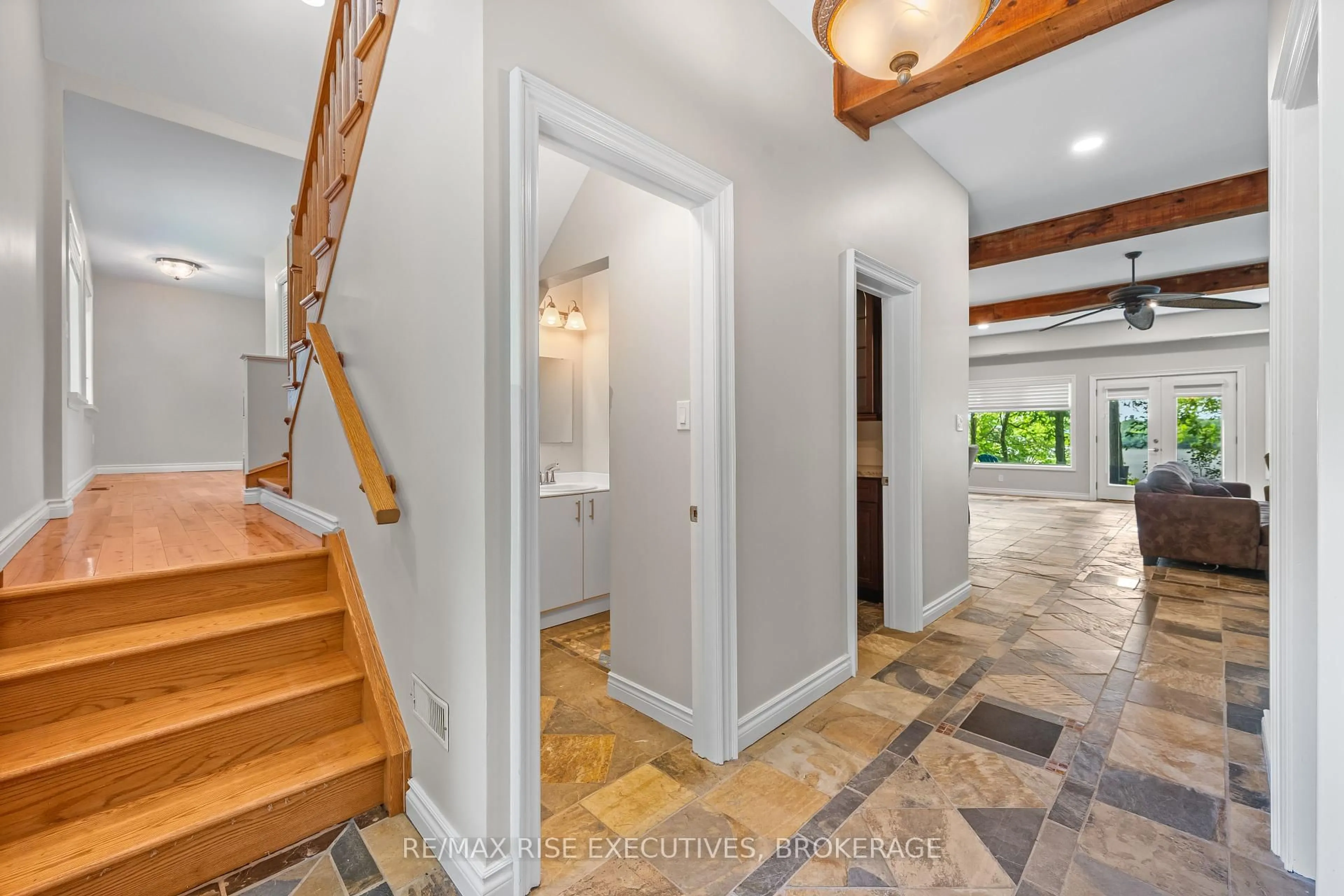 Indoor entryway for 2300 County Road 32, Leeds and the Thousand Islands Ontario K7G 2V3