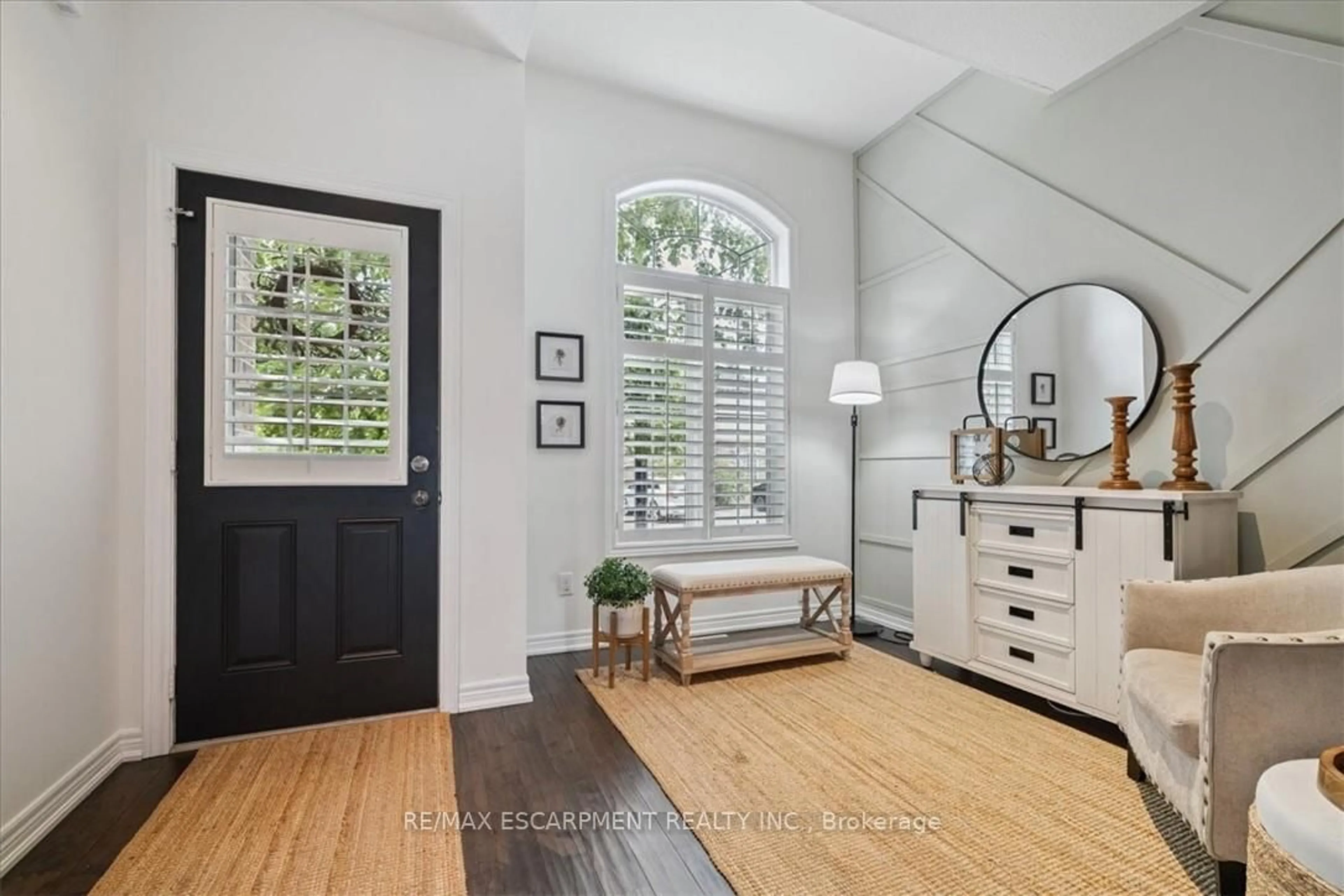 Indoor entryway for 6 Atessa Dr #36, Hamilton Ontario L9B 0C6