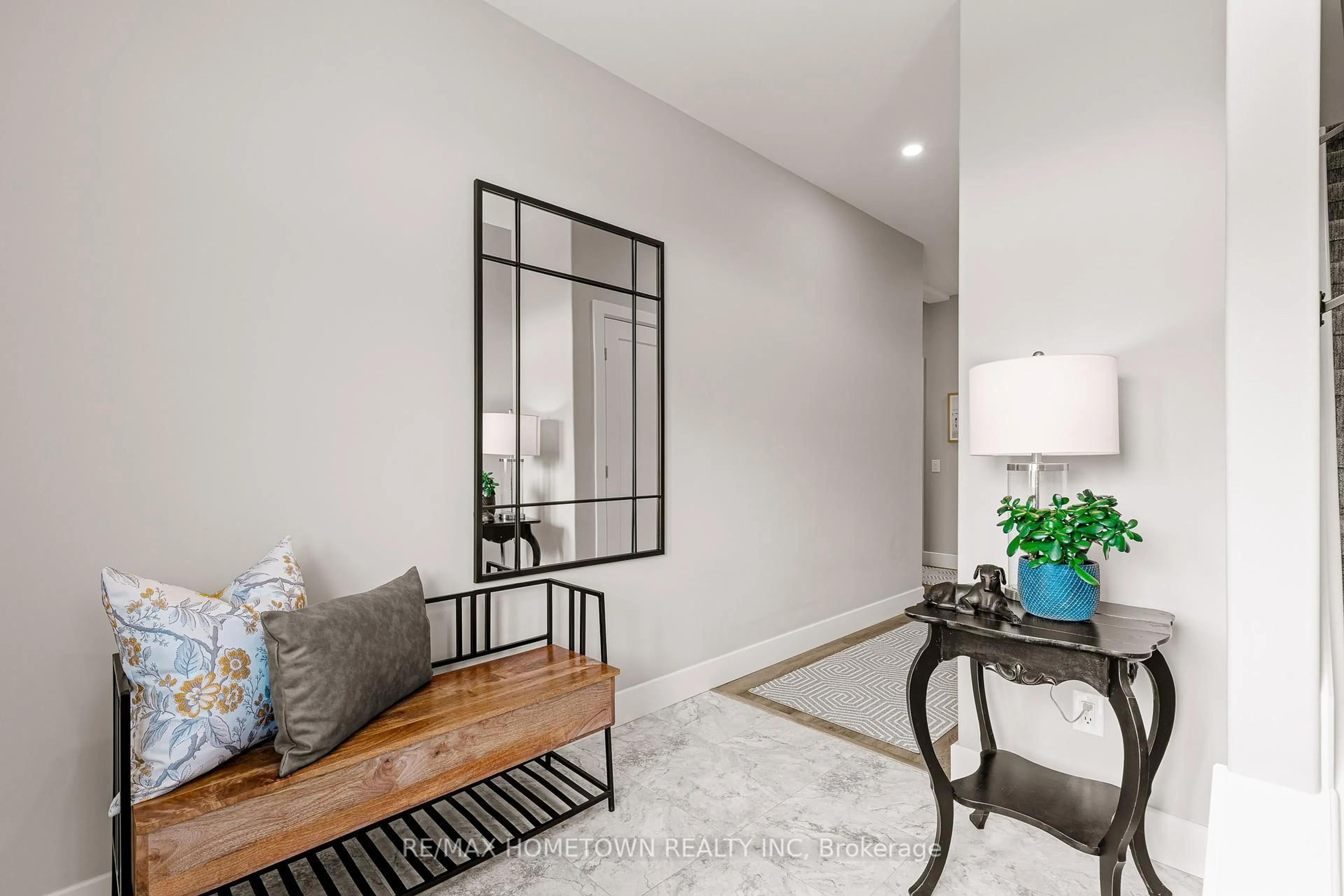 Indoor entryway for 138 WILDWOOD Cres, Brockville Ontario K6V 0A9