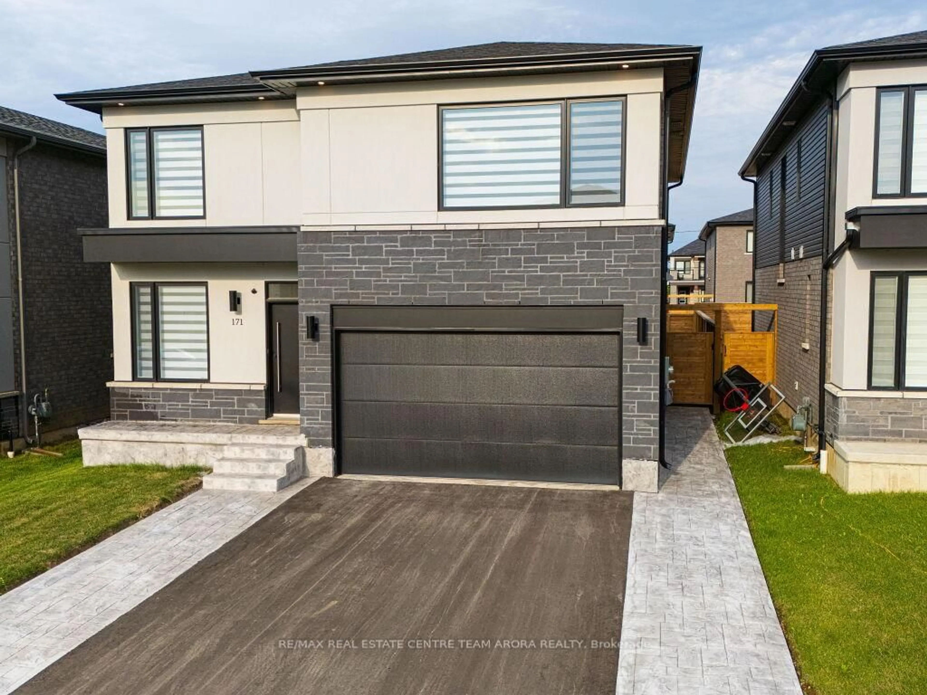 Home with brick exterior material, street for 171 Klein Circ, Hamilton Ontario L9K 0K5