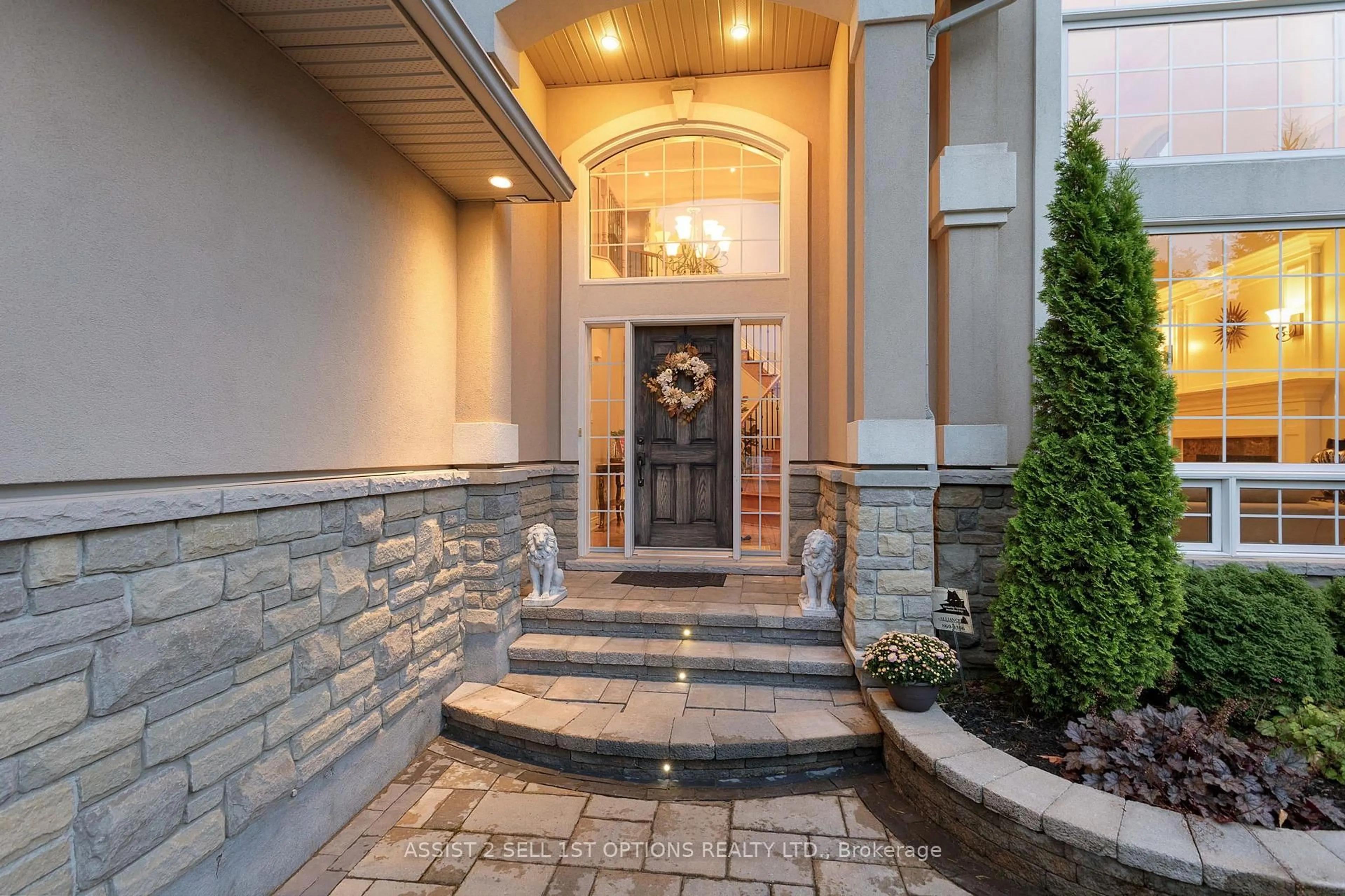 Indoor entryway for 6370 Deer Valley Cres, Ottawa Ontario K4P 0A9