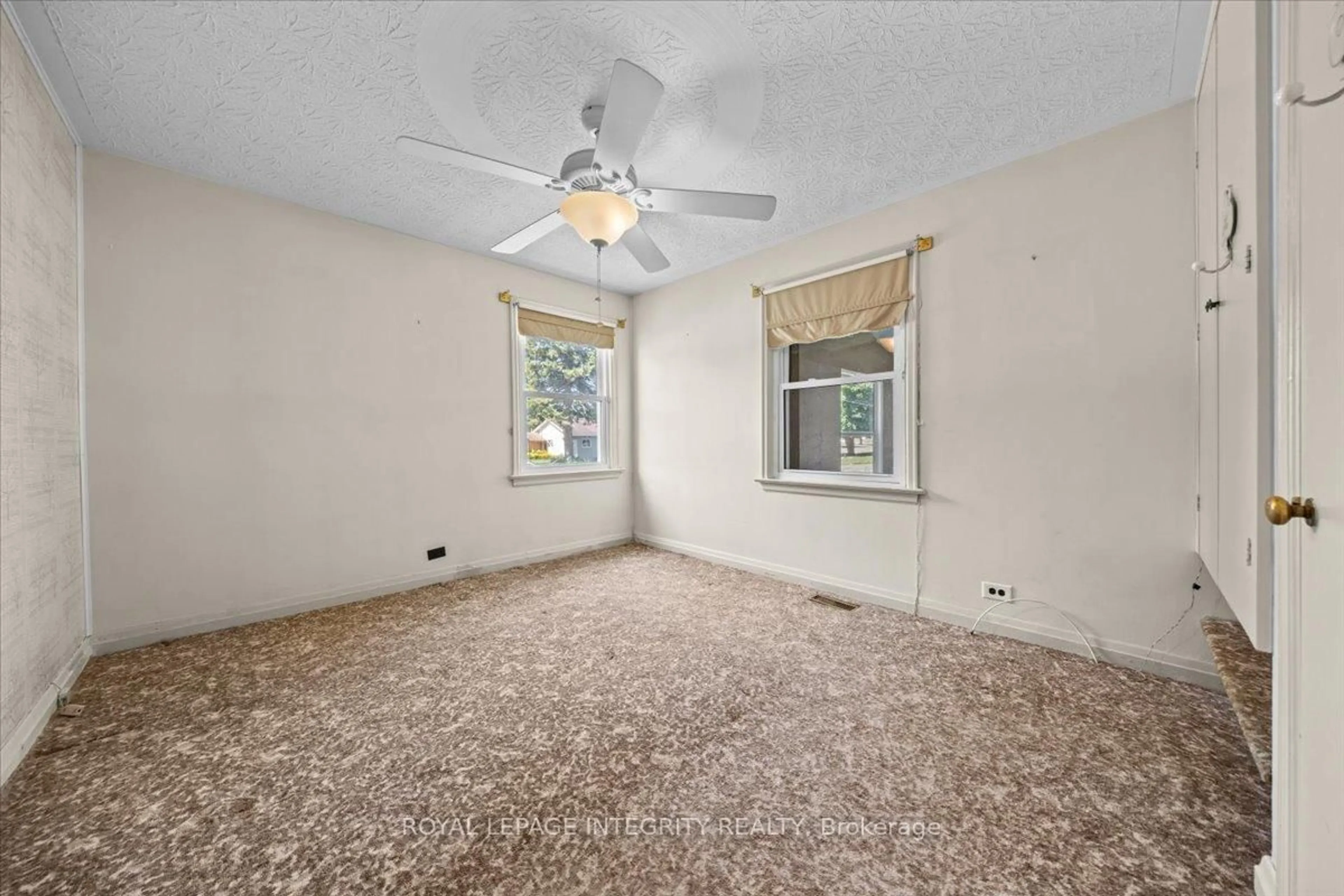 A pic of a room for 919 Leonard Ave, Cornwall Ontario K6J 1L8